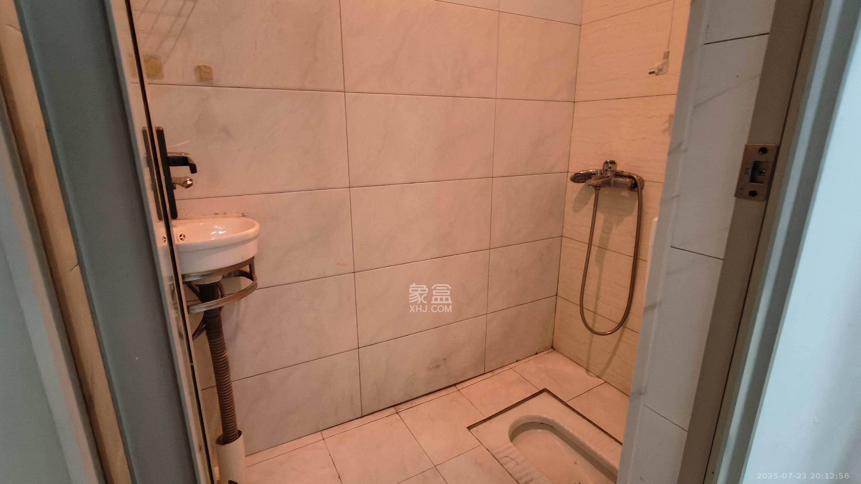 五星龙廻塘小区 1室1厅1卫 1600.0元/月 五星龙廻塘小区 1室1厅1卫 1600.0元/月室内图