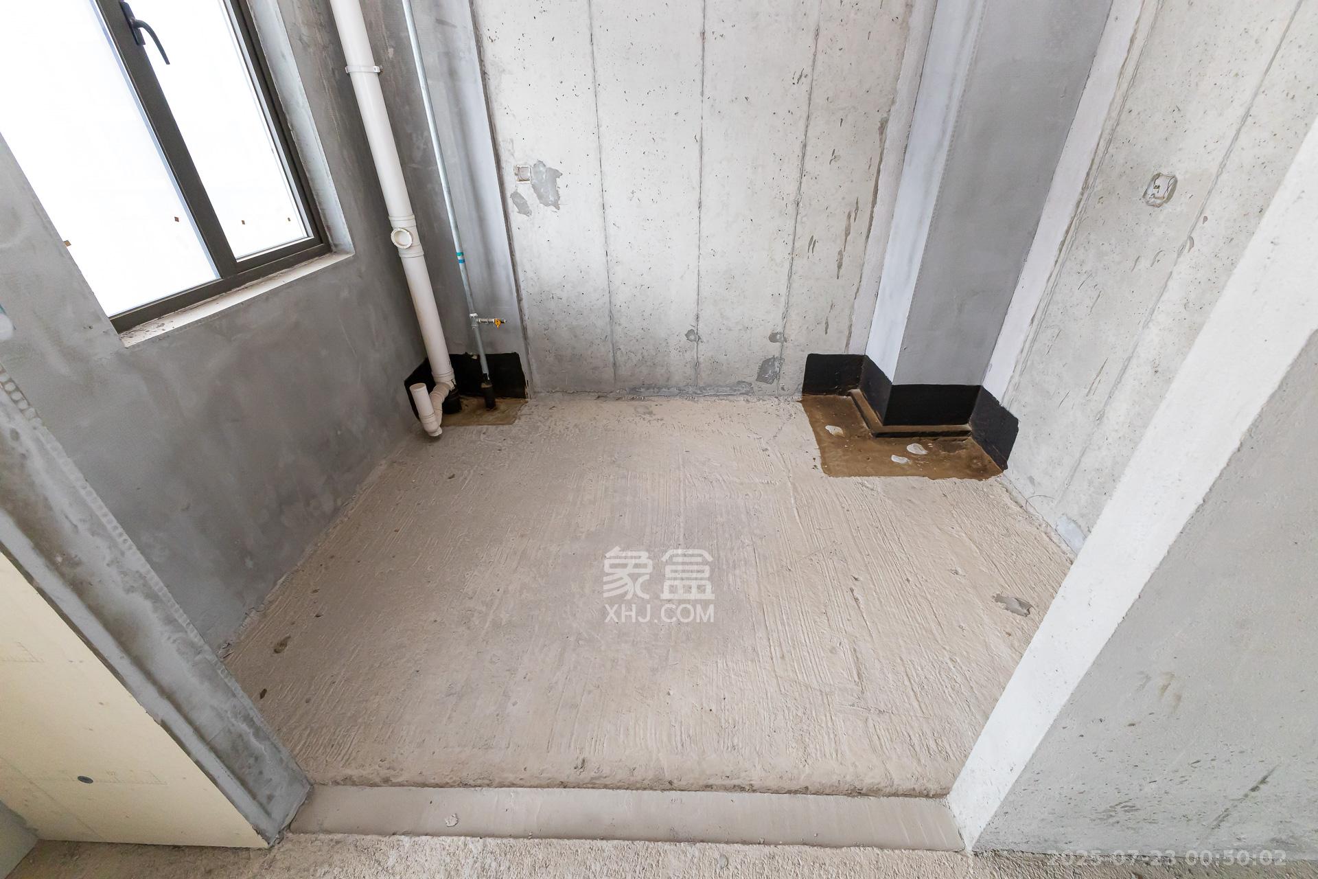 润和湘江天地E区  4室2厅2卫    240.0万 润和湘江天地E区  4室2厅2卫    240.0万厨房