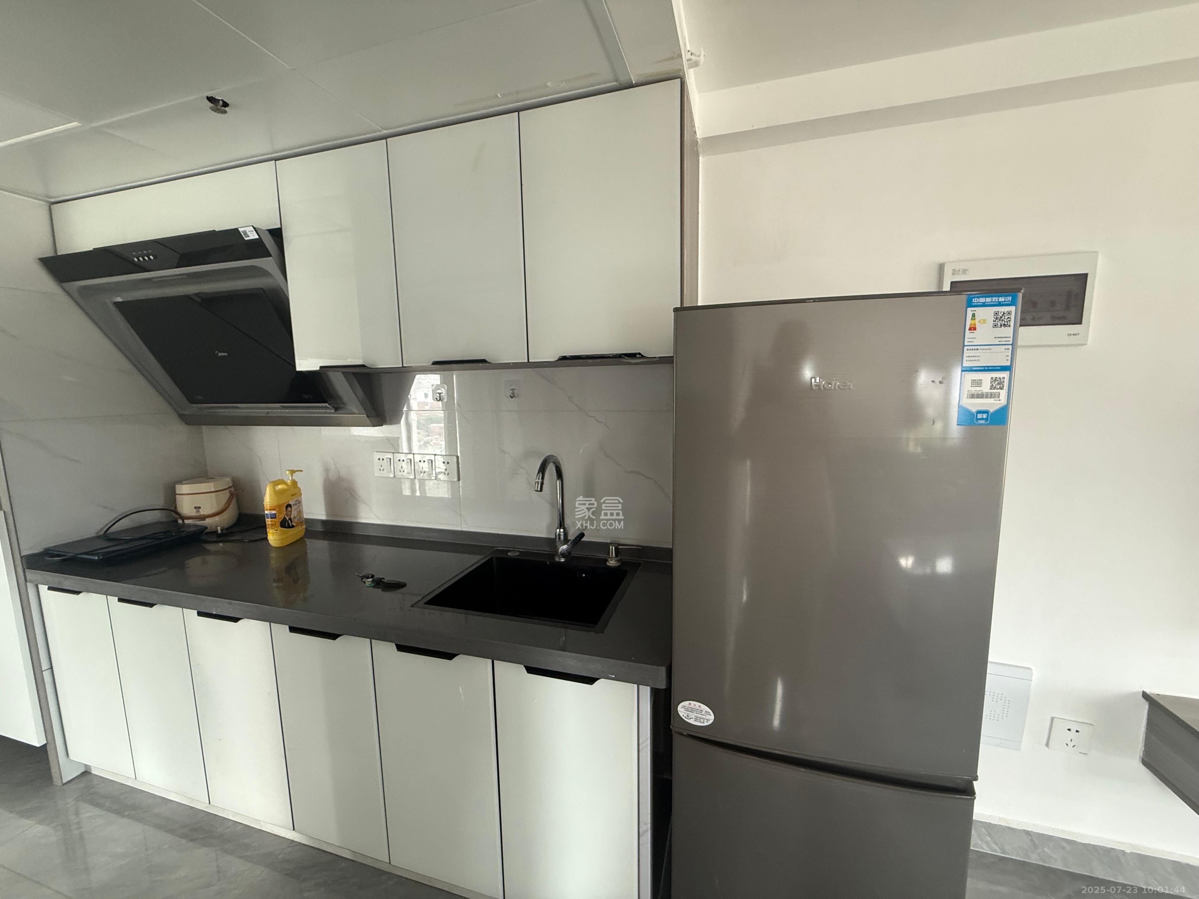 梅溪湖家居建材城 1室1厅1卫 1000.0元/月 梅溪湖家居建材城 1室1厅1卫 1000.0元/月室内图