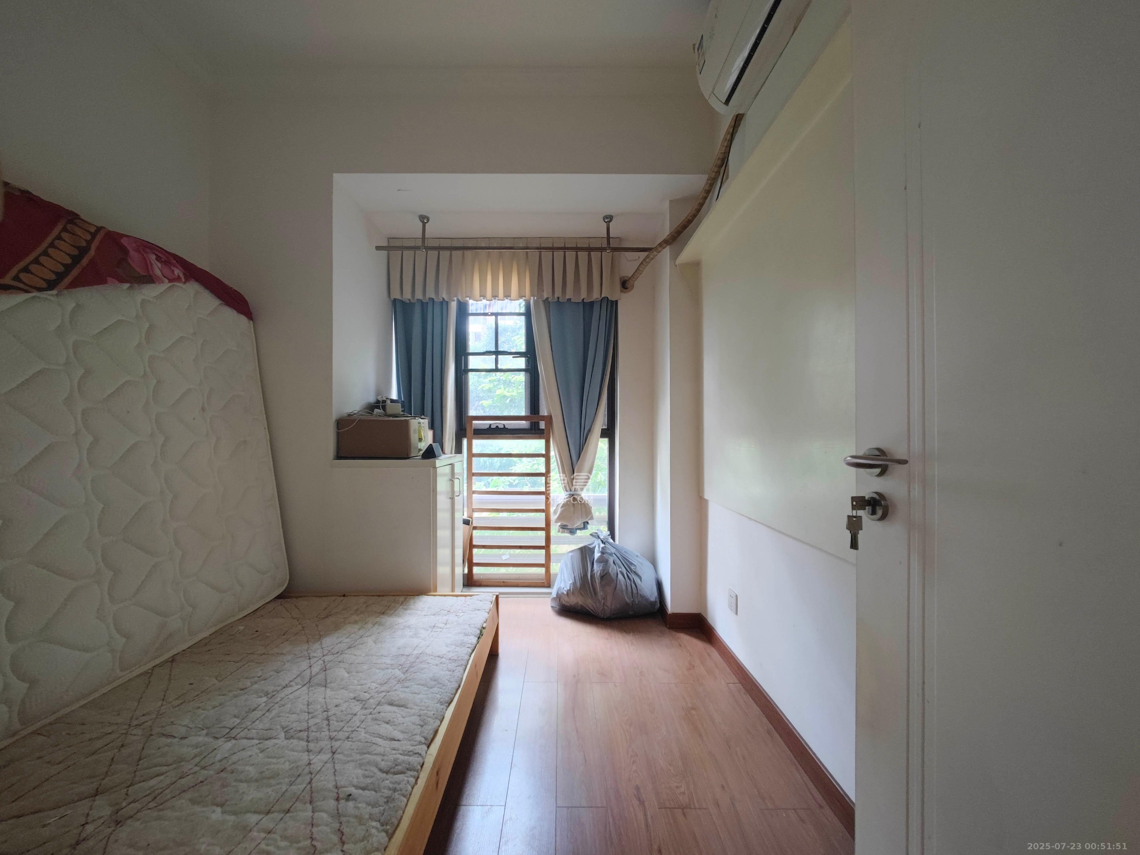 南城印象  3室2厅2卫    86.0万卧室