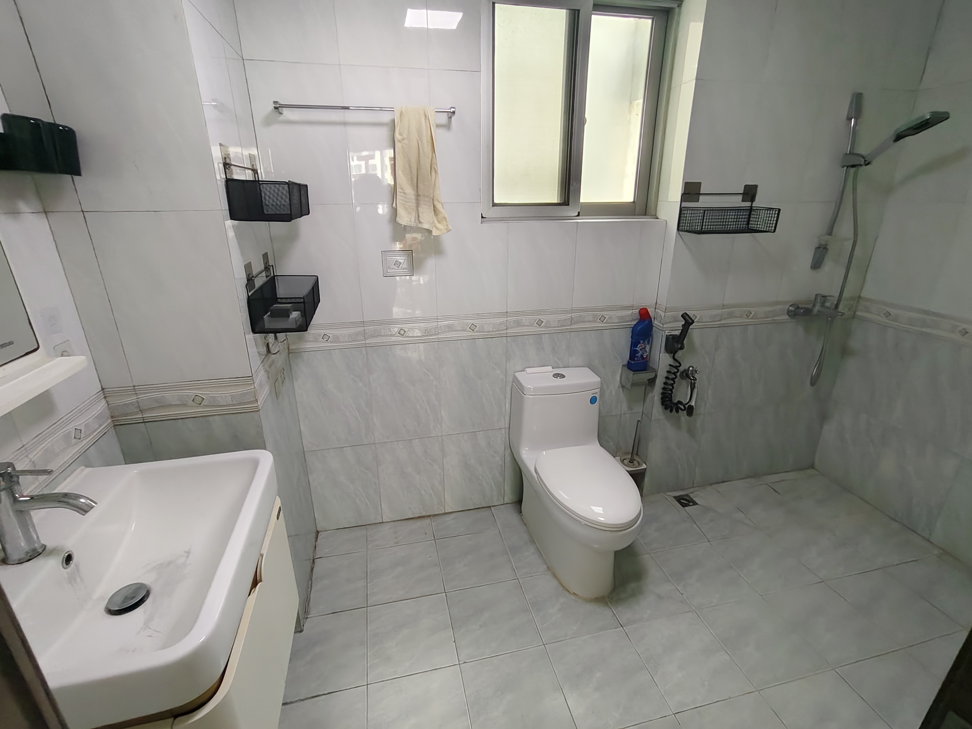 富豪大厦(富豪花园) 3室2厅2卫 2700.0元/月 富豪大厦(富豪花园) 3室2厅2卫 2700.0元/月室内图