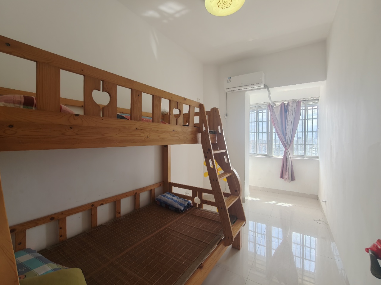 金侨大厦  3室2厅1卫    2000.0元/月 金侨大厦  3室2厅1卫    2000.0元/月室内图