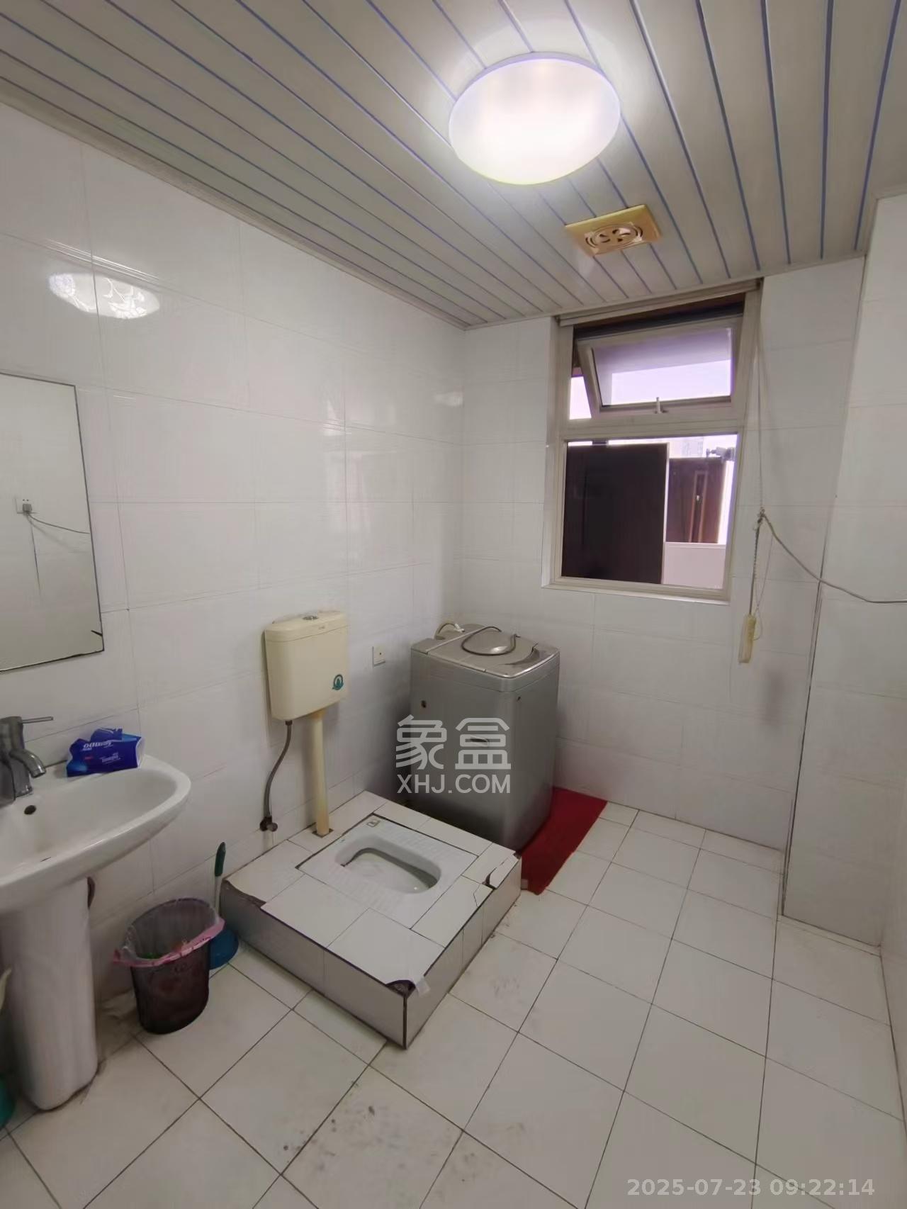 金色屋顶 3室2厅2卫 5000.0元/月 金色屋顶 3室2厅2卫 5000.0元/月室内图