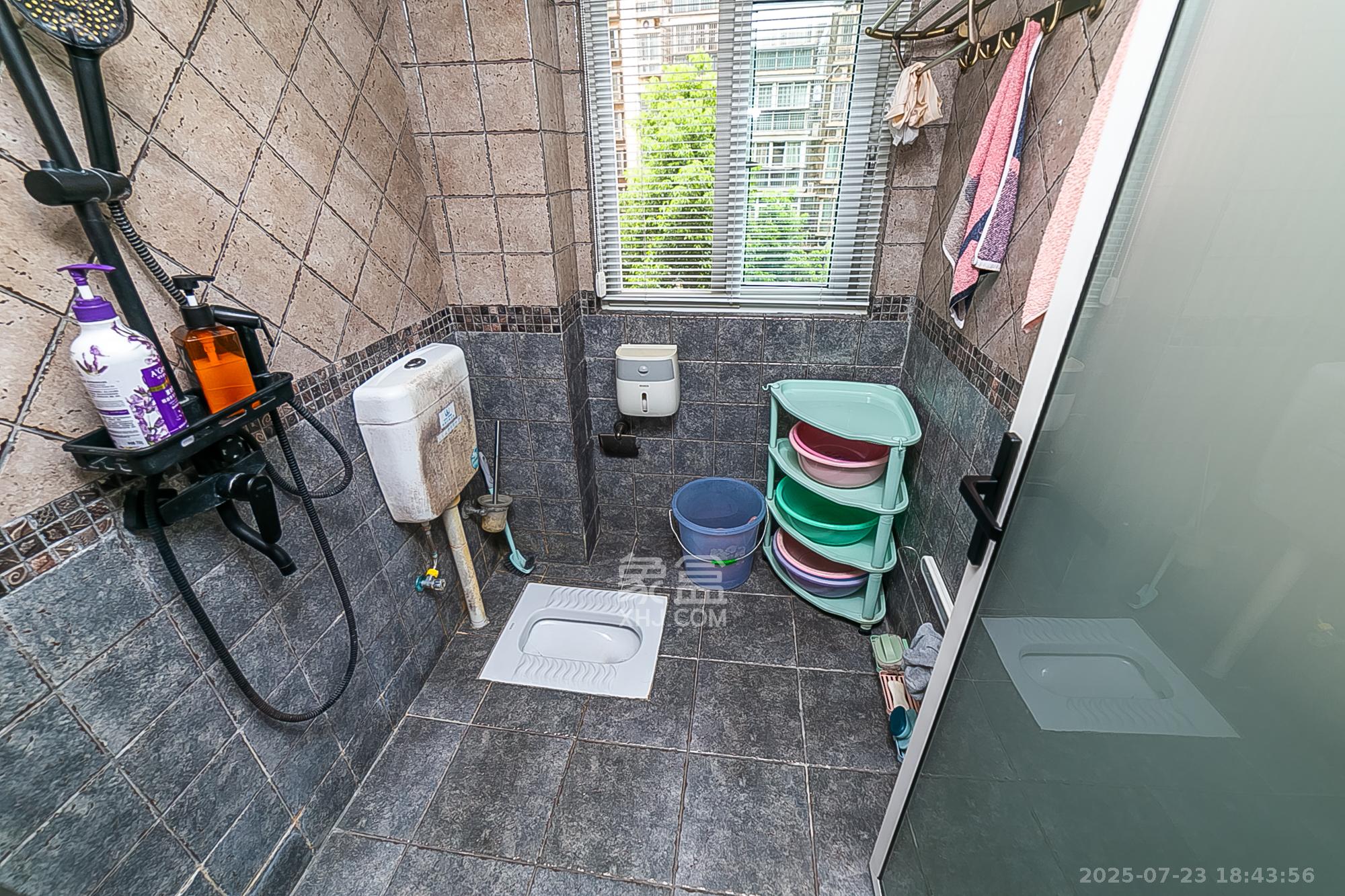 金碧文华 3室2厅1卫 88.0万 金碧文华 3室2厅1卫 88.0万卫生间