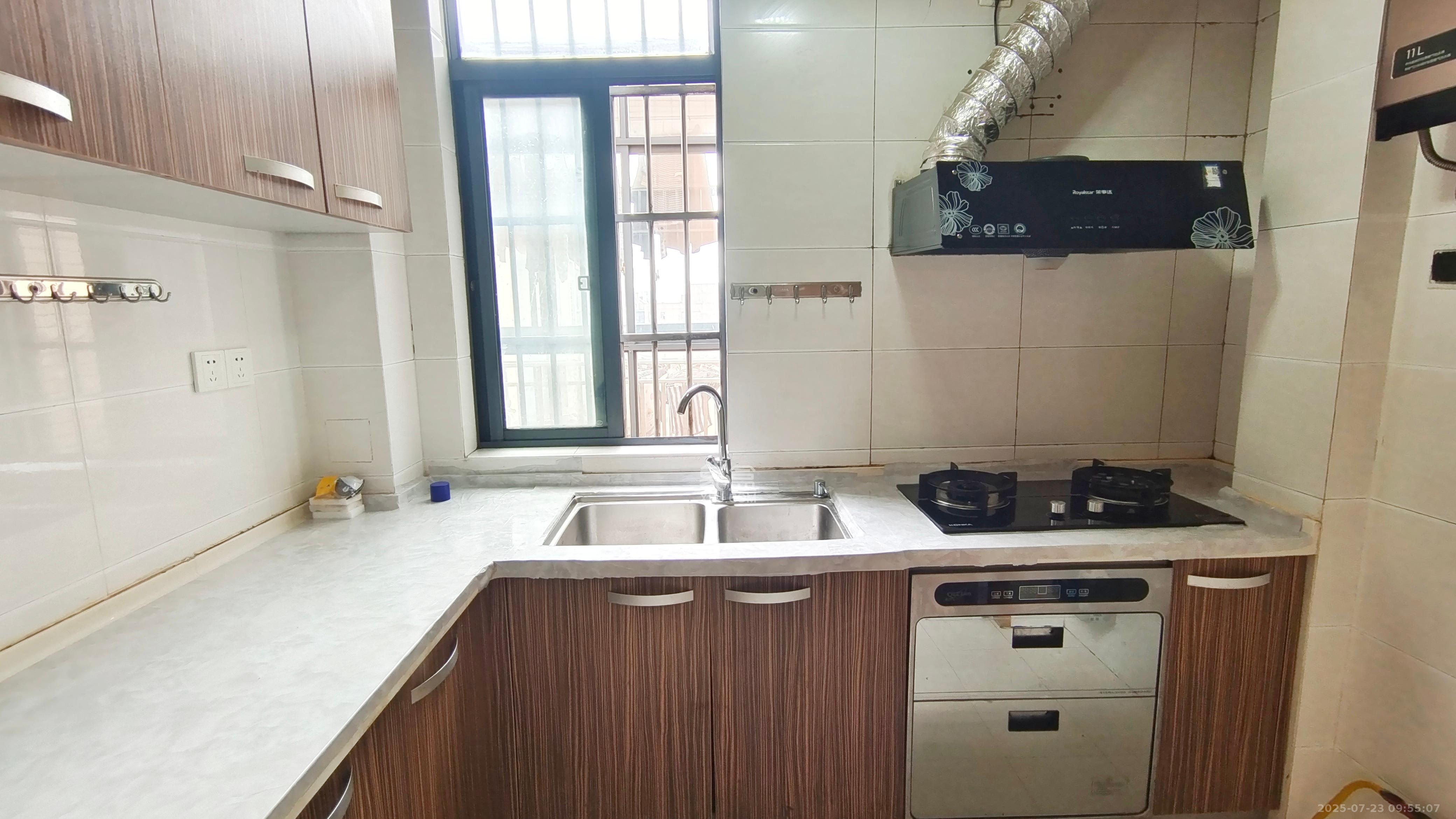 江河双水湾 3室2厅1卫 2500.0元/月 江河双水湾 3室2厅1卫 2500.0元/月室内图