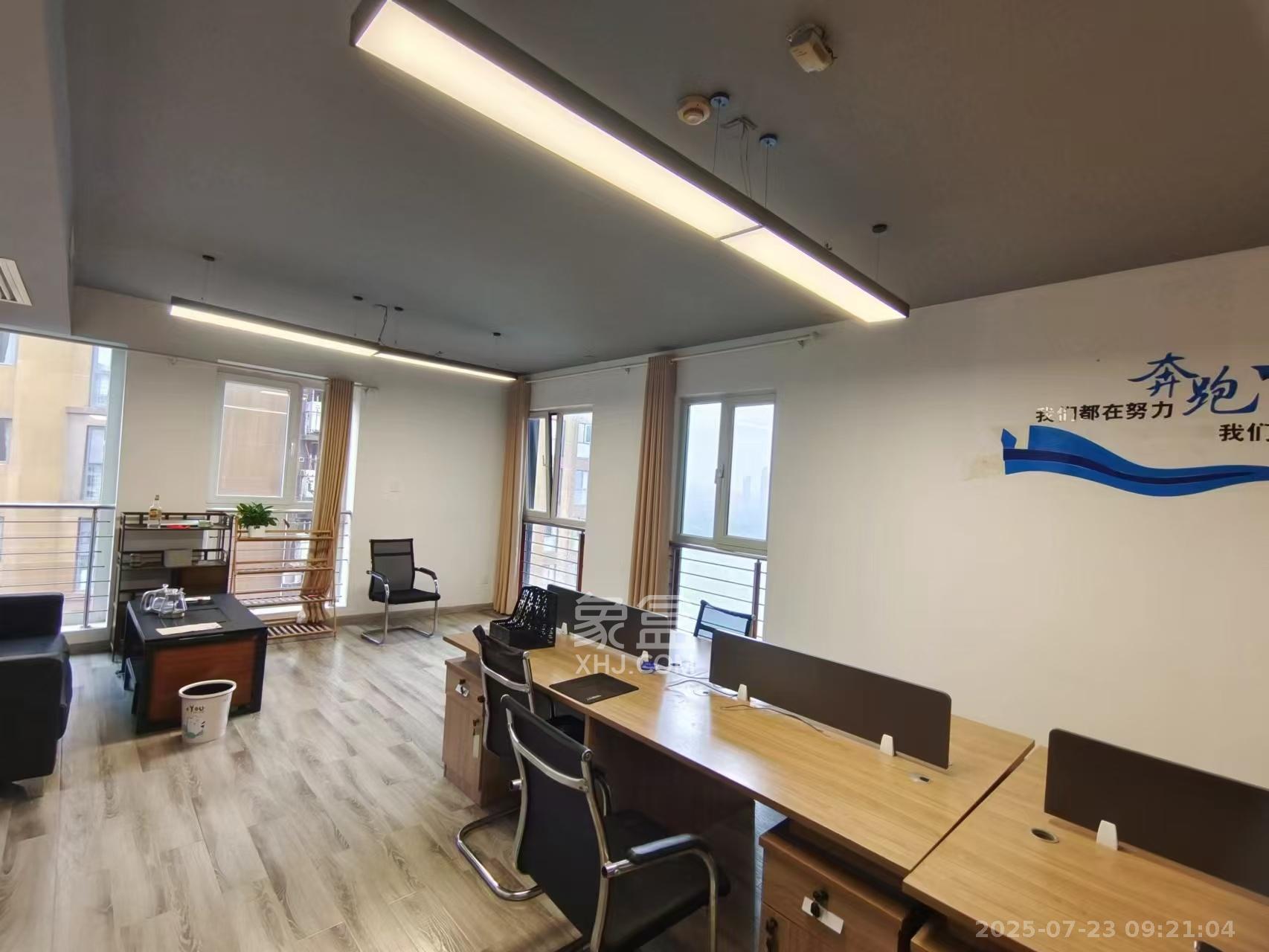 金色屋顶 3室2厅2卫 5000.0元/月 金色屋顶 3室2厅2卫 5000.0元/月室内图