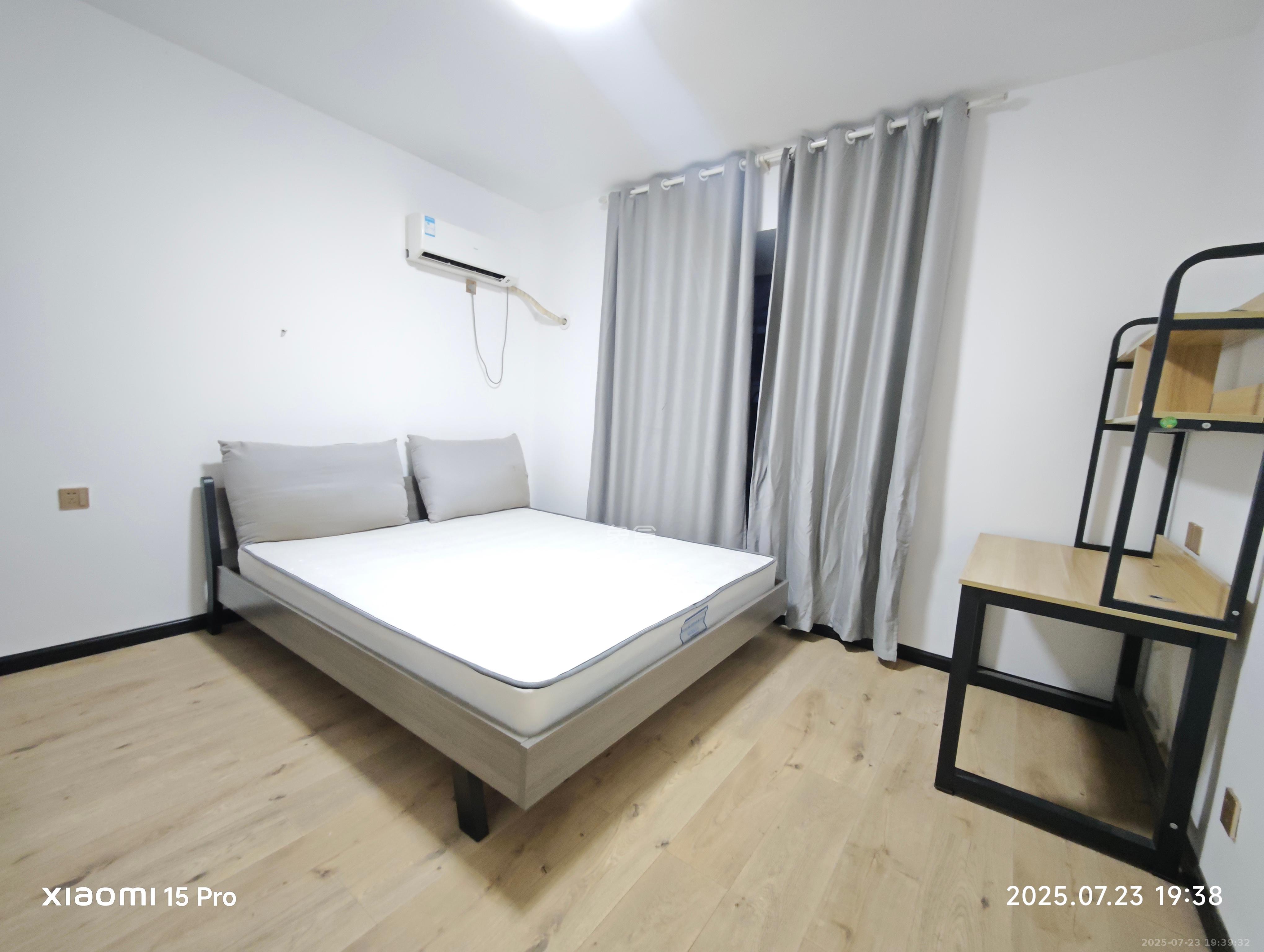 锦绣家园  3室2厅2卫    2000.0元/月室内图