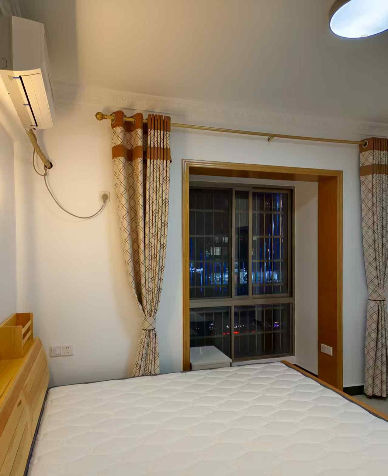 崇和中苑 2室1厅1卫 2100.0元/月 崇和中苑 2室1厅1卫 2100.0元/月室内图