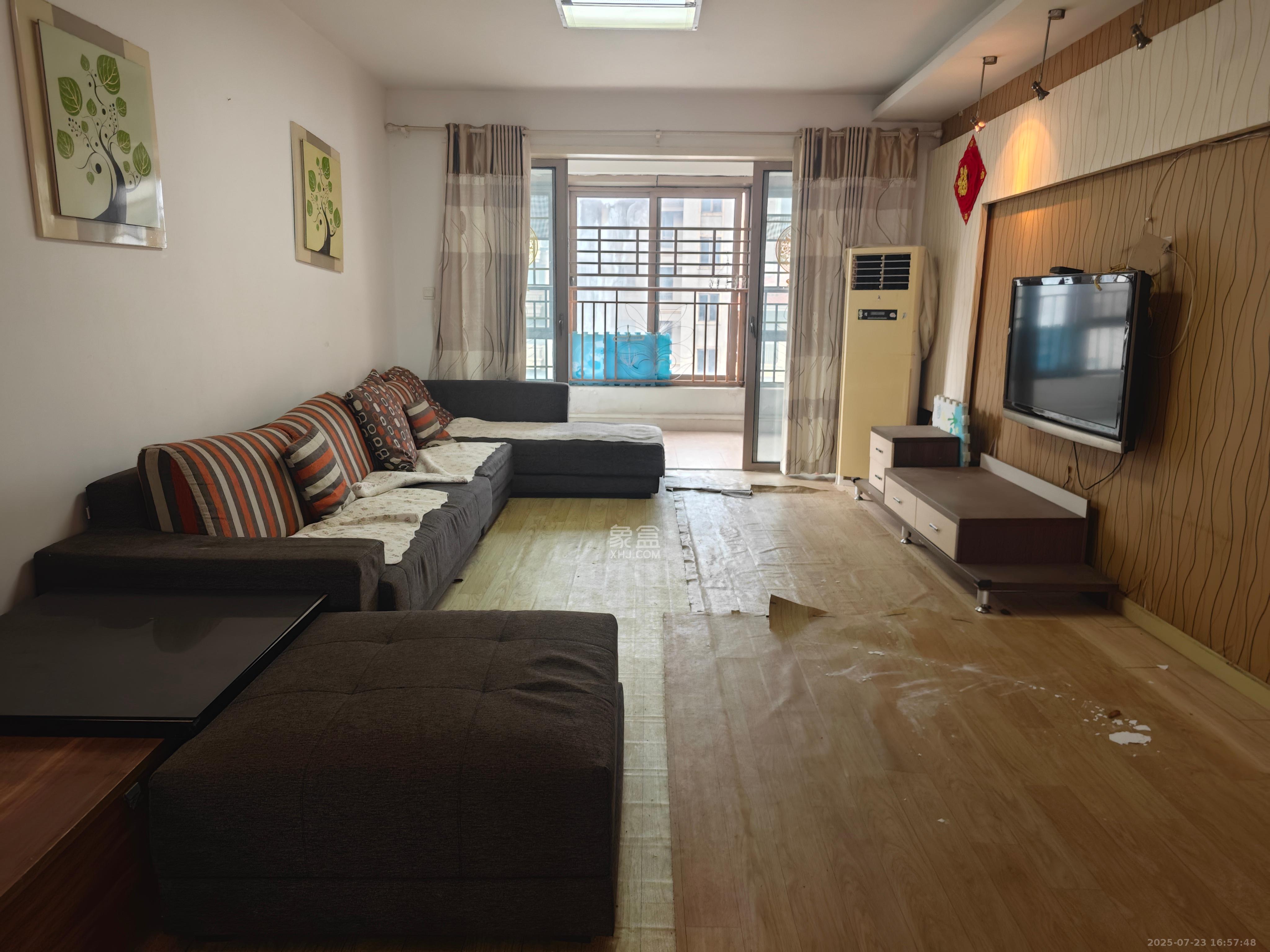 长沙玫瑰园 3室2厅2卫 1800.0元/月 长沙玫瑰园 3室2厅2卫 1800.0元/月室内图