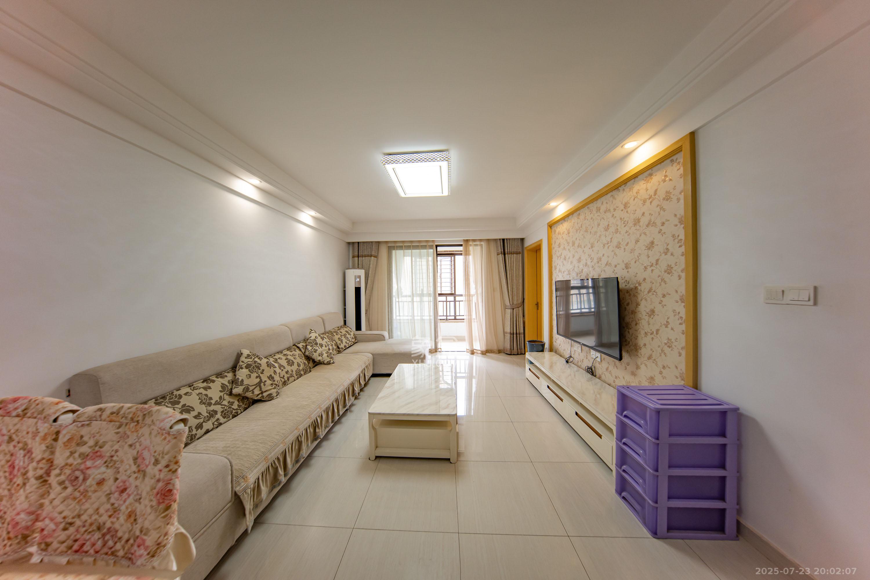 中海国际四期  3室2厅1卫    68.2万 中海国际四期  3室2厅1卫    68.2万客厅