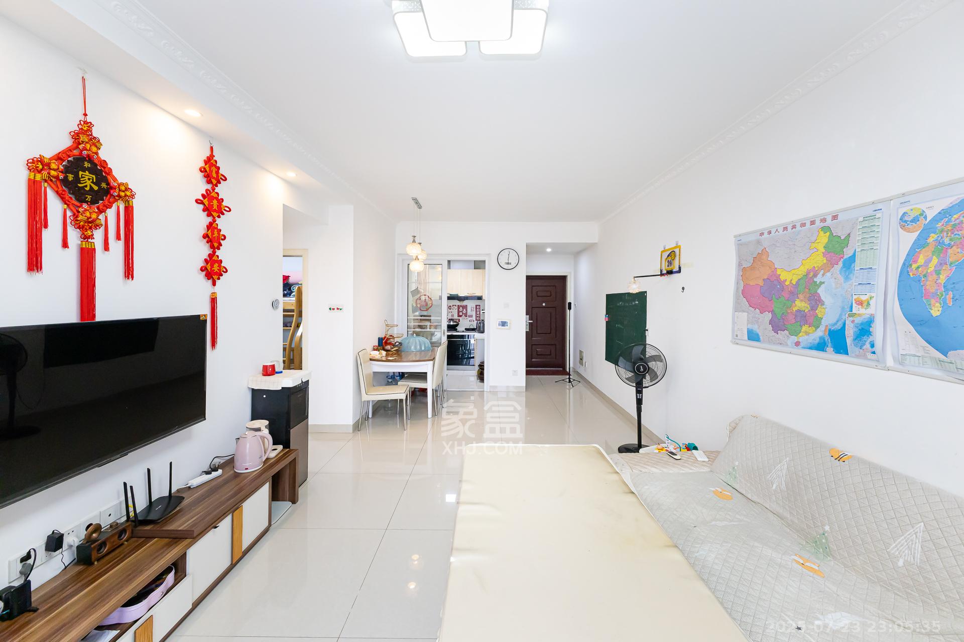 盛腾学林西岸  2室2厅1卫    55.0万 盛腾学林西岸  2室2厅1卫    55.0万客厅