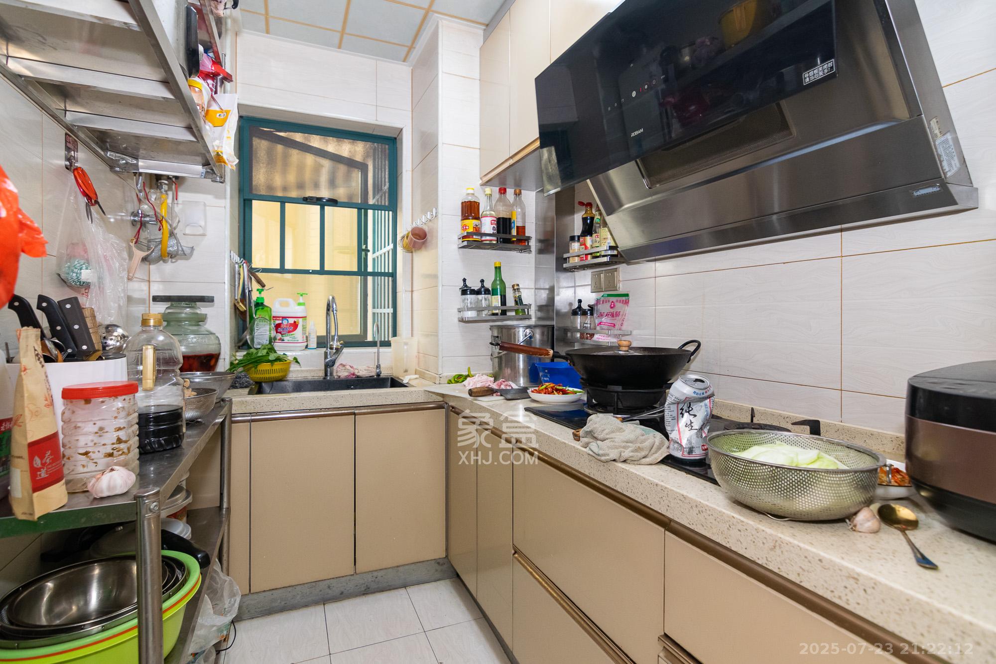 富基世纪公园 3室2厅1卫 53.0万 富基世纪公园 3室2厅1卫 53.0万厨房