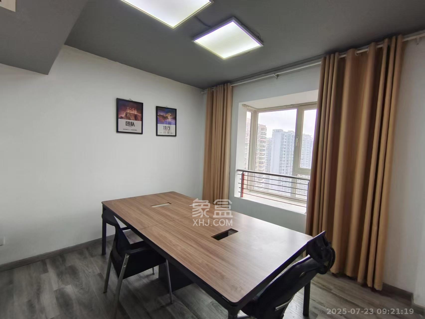 金色屋顶 3室2厅2卫 5000.0元/月 金色屋顶 3室2厅2卫 5000.0元/月室内图