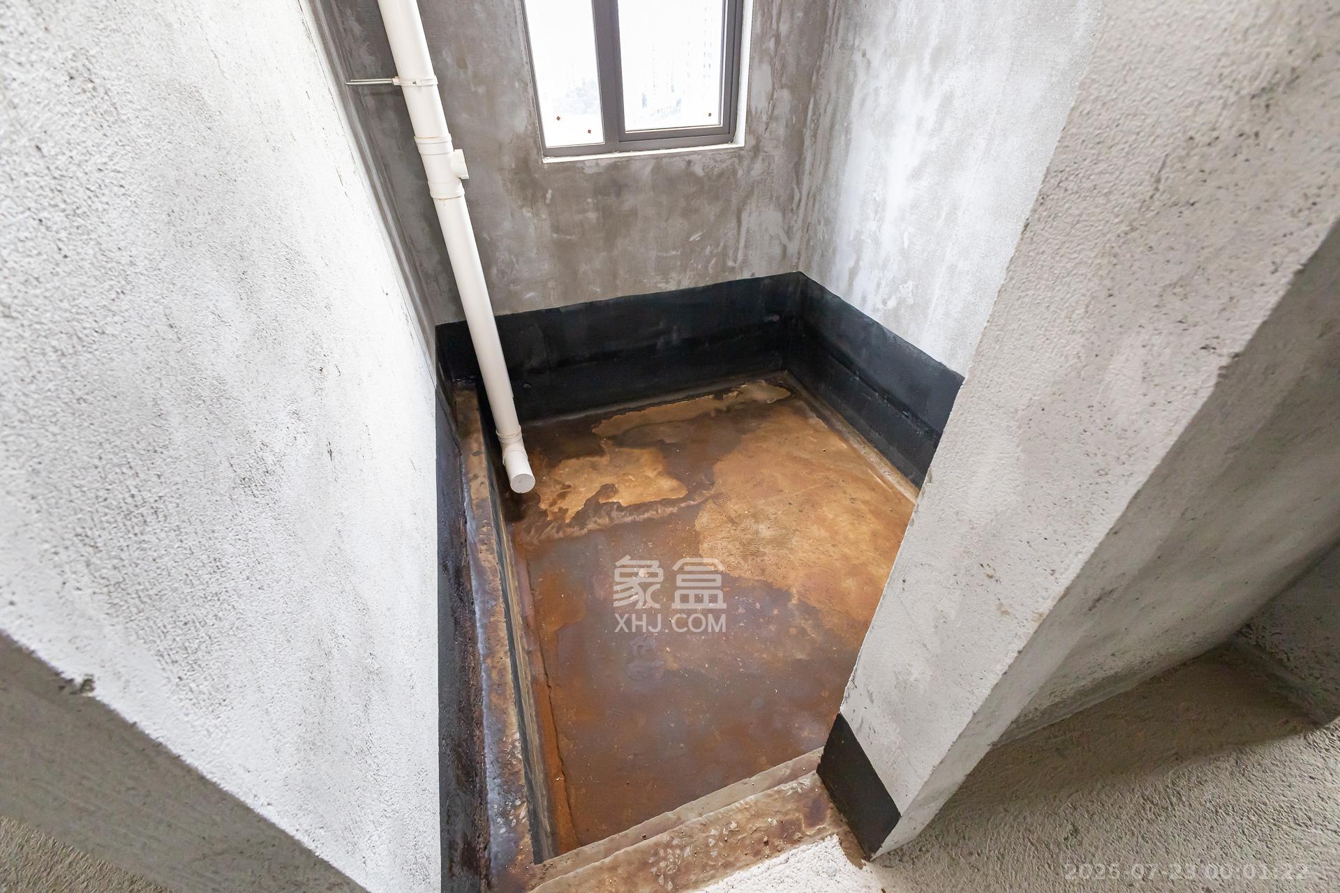 润和湘江天地E区 4室2厅3卫 160.0万 润和湘江天地E区 4室2厅3卫 160.0万卫生间