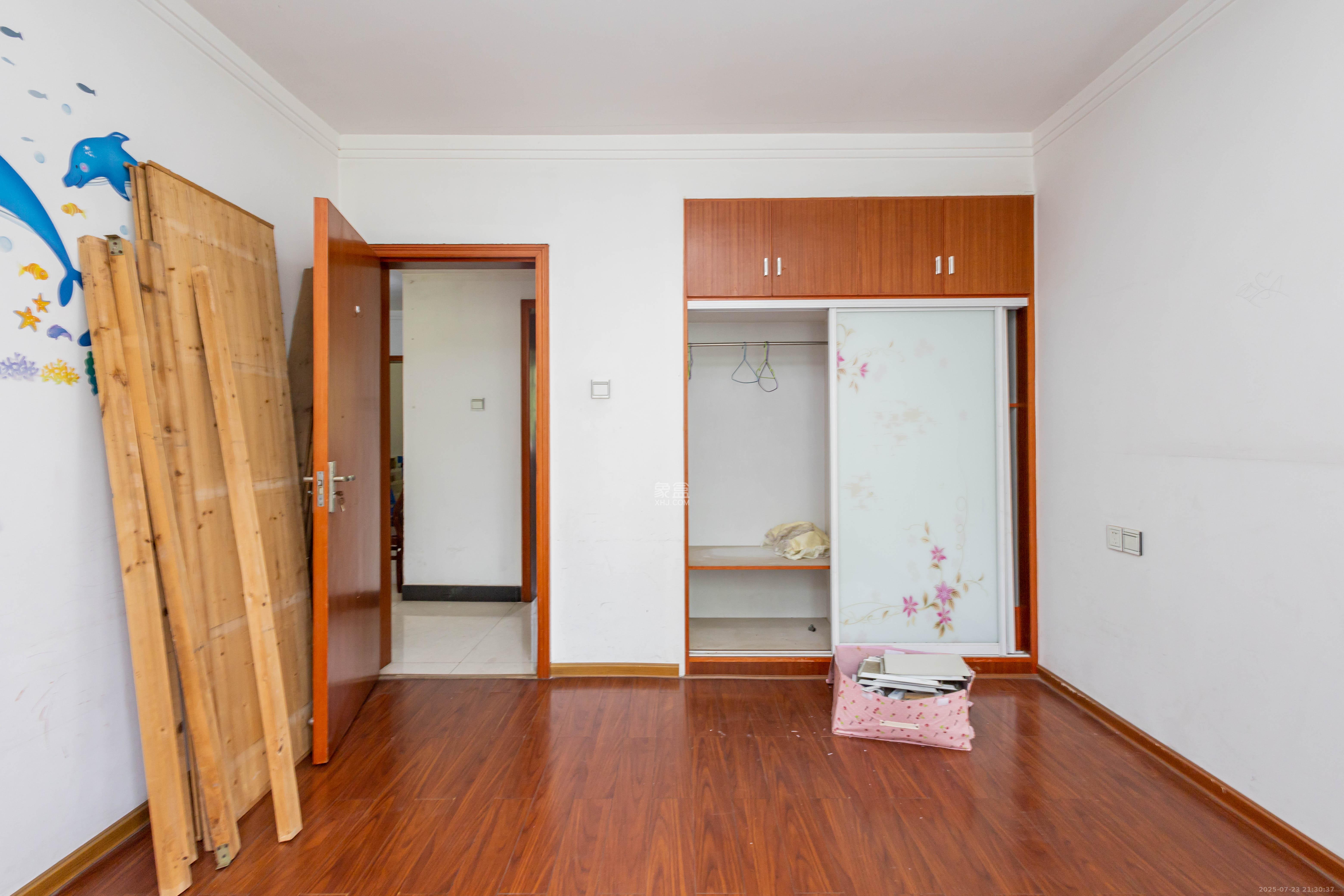 东岸锦城(东方人家)  3室2厅1卫   52.00万 东岸锦城(东方人家)  3室2厅1卫   52.00万卧室