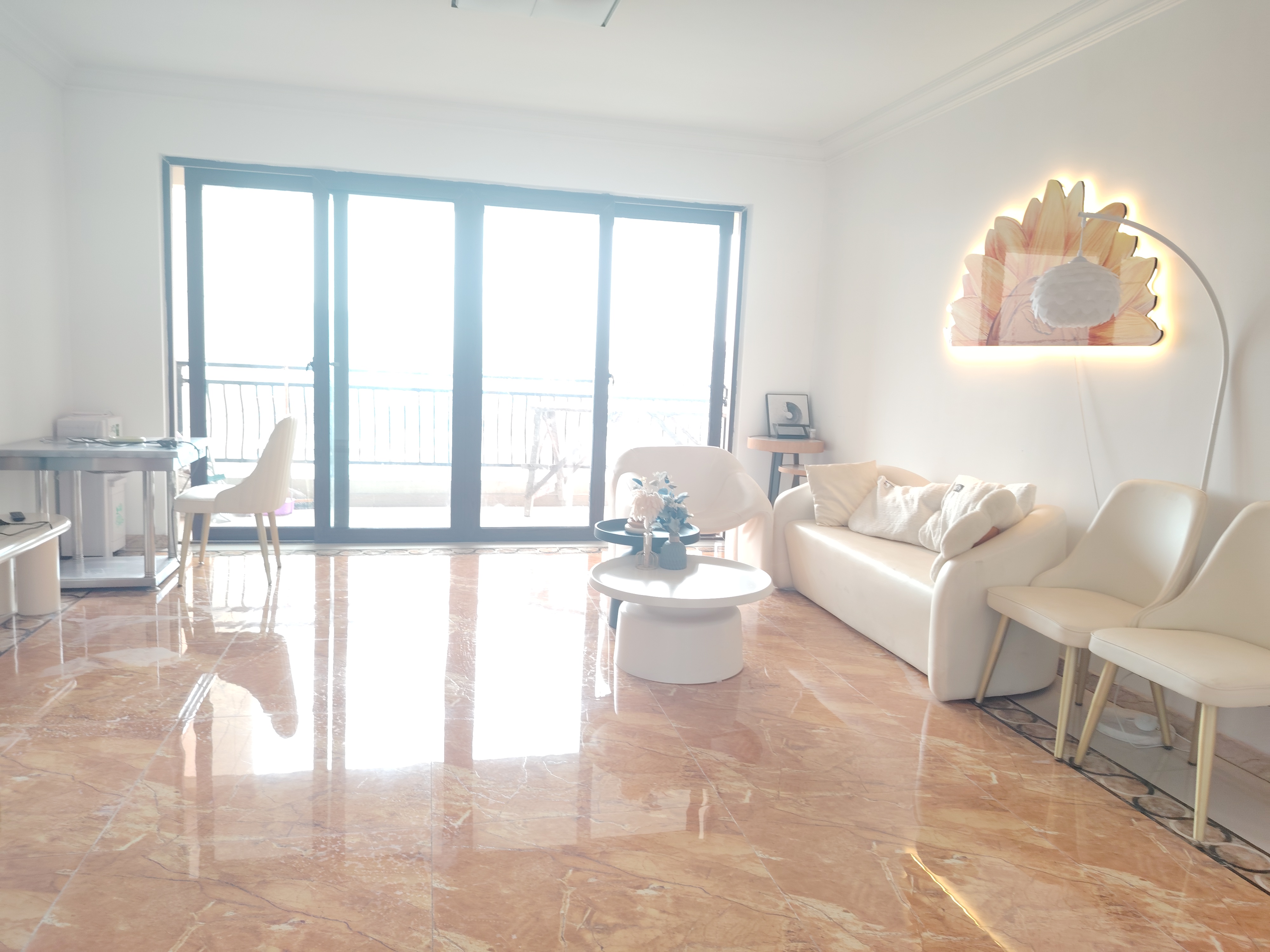 东城首府 4室2厅2卫 1500.0元/月 东城首府 4室2厅2卫 1500.0元/月室内图