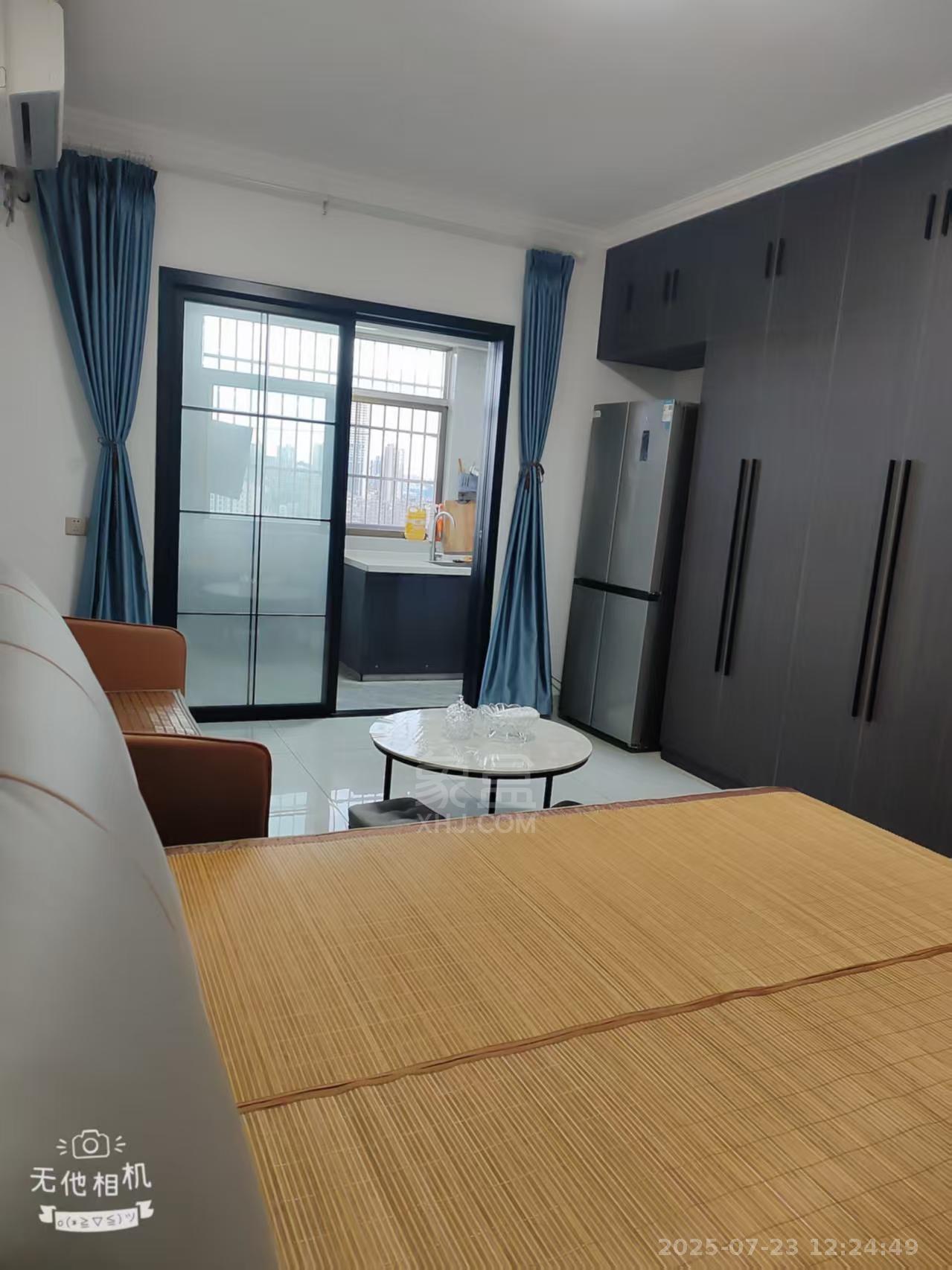 大地商业广场  1室1厅1卫    1400.0元/月室内图