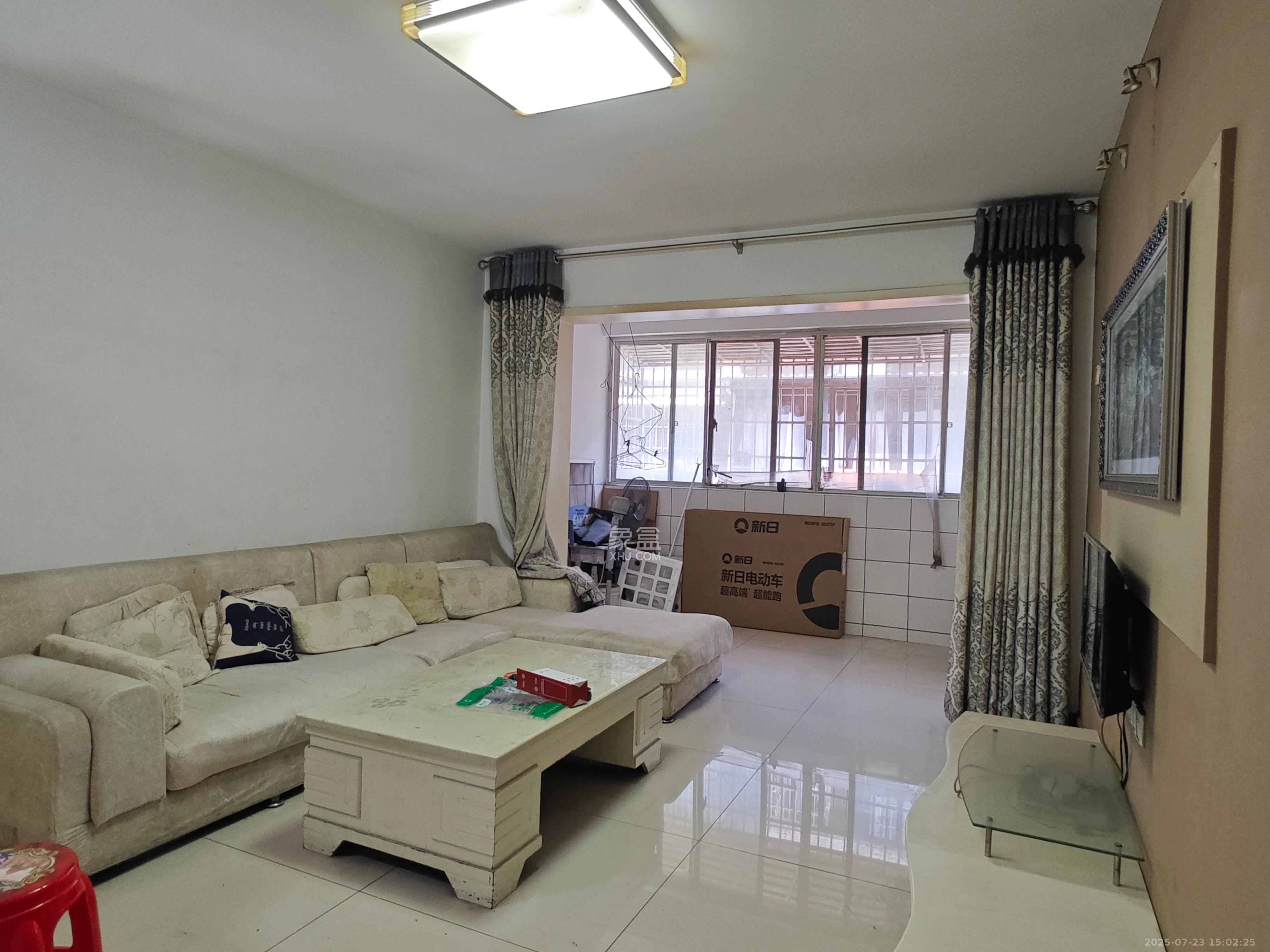 湘楚家园  2室2厅1卫    1300.0元/月 湘楚家园  2室2厅1卫    1300.0元/月