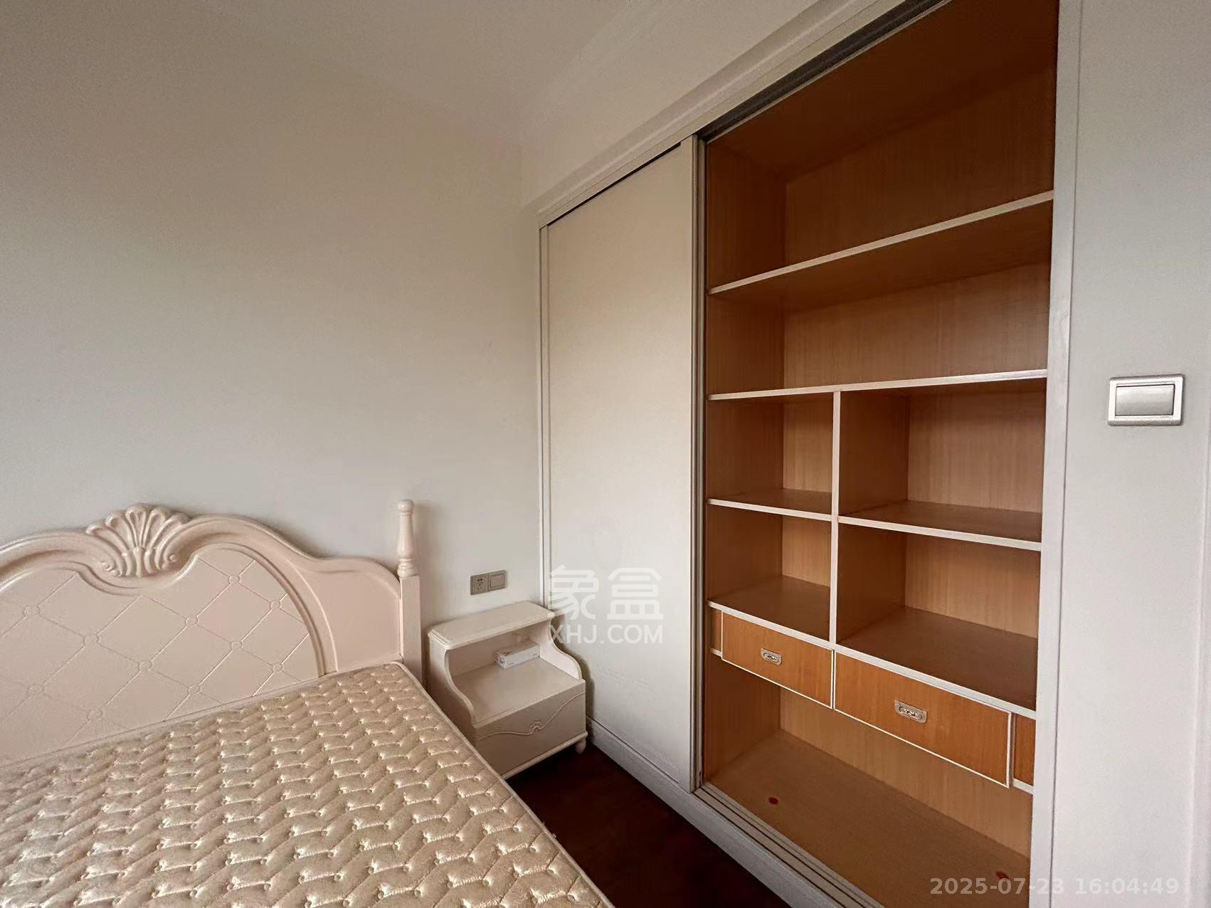 江山帝景雅典  3室1厅1卫    2100.0元/月 江山帝景雅典  3室1厅1卫    2100.0元/月室内图