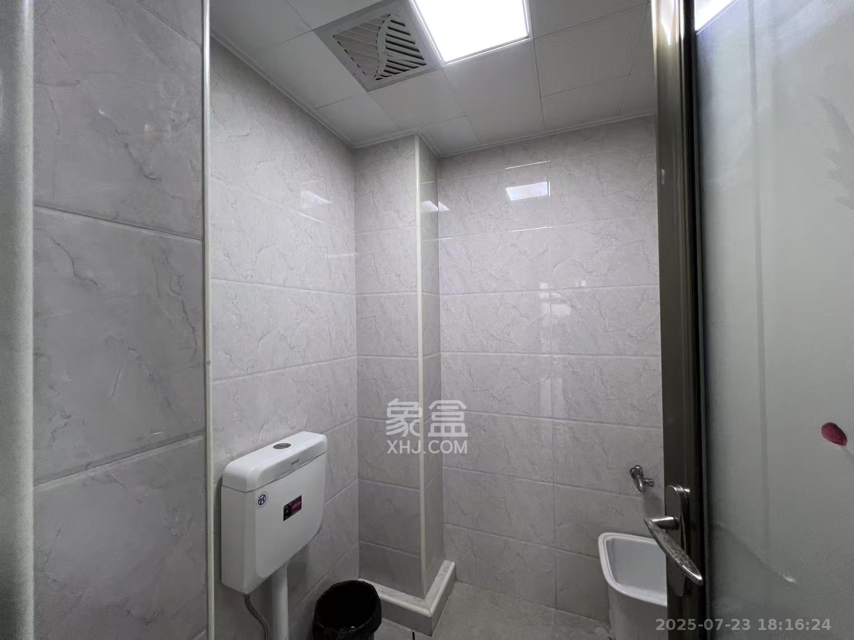 万坤图财富广场 1室1厅1卫 3800.0元/月 万坤图财富广场 1室1厅1卫 3800.0元/月室内图