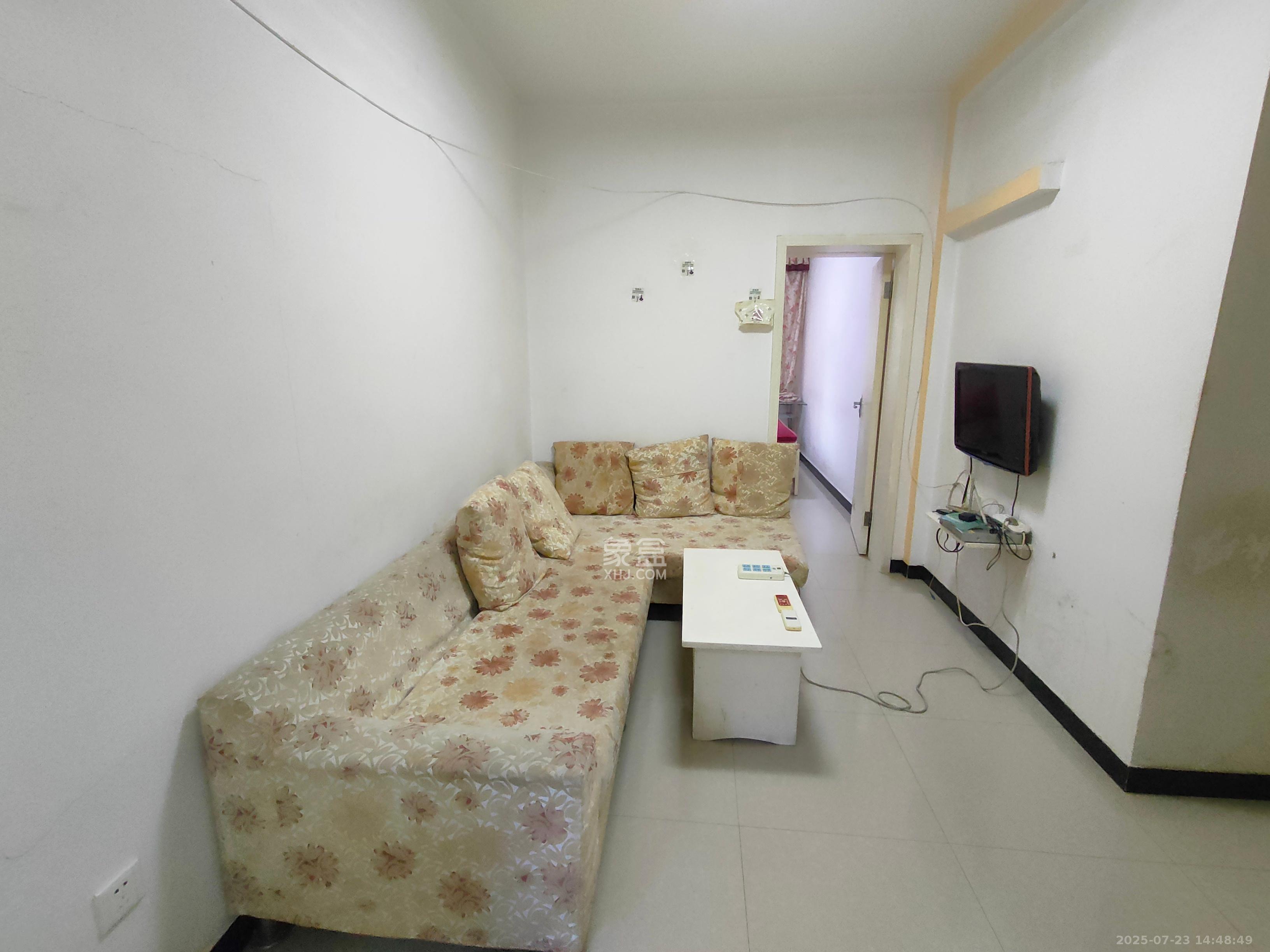 红旗区一片  1室1厅1卫    1600.0元/月 红旗区一片  1室1厅1卫    1600.0元/月室内图