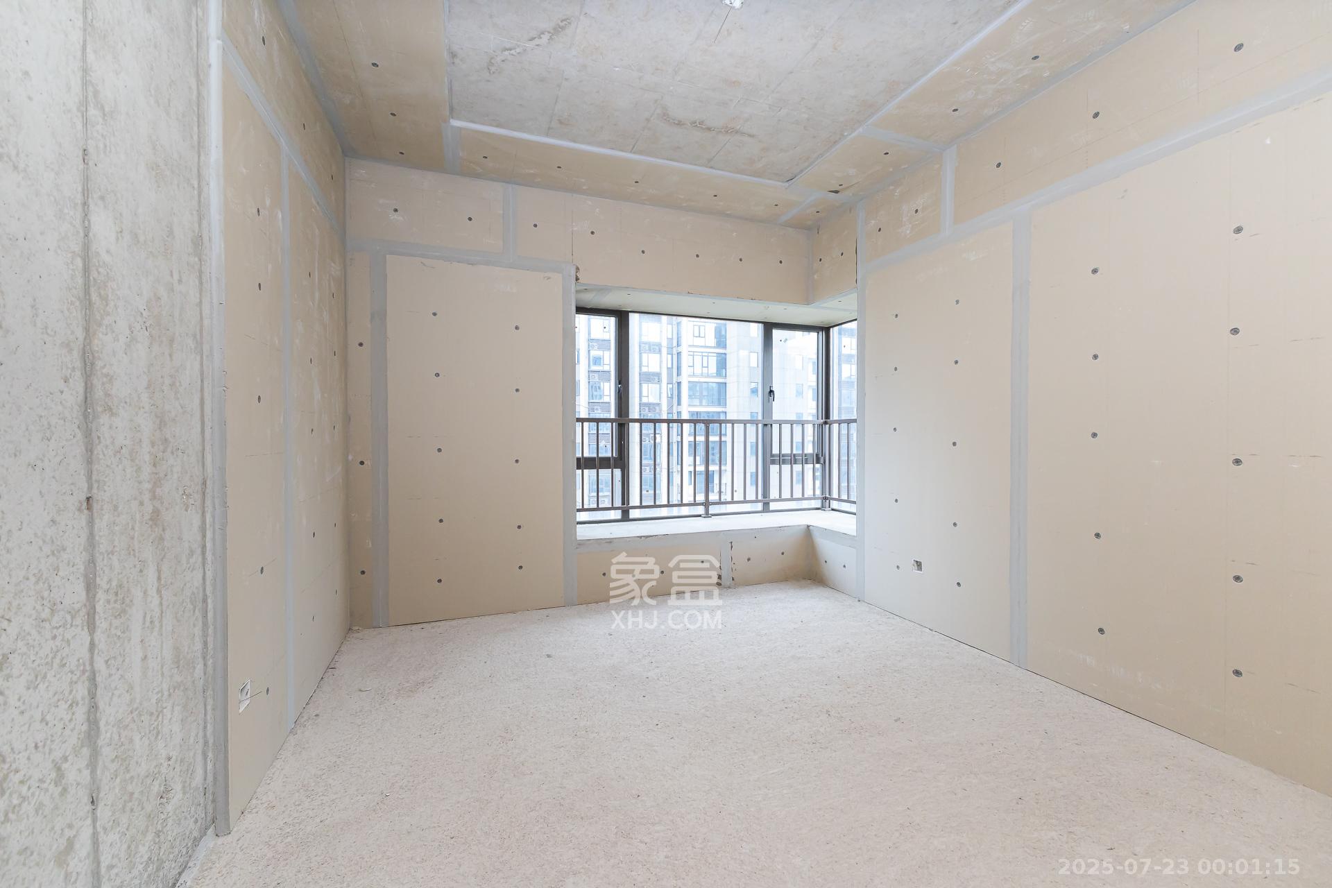 润和湘江天地E区 4室2厅3卫 160.0万 润和湘江天地E区 4室2厅3卫 160.0万卧室