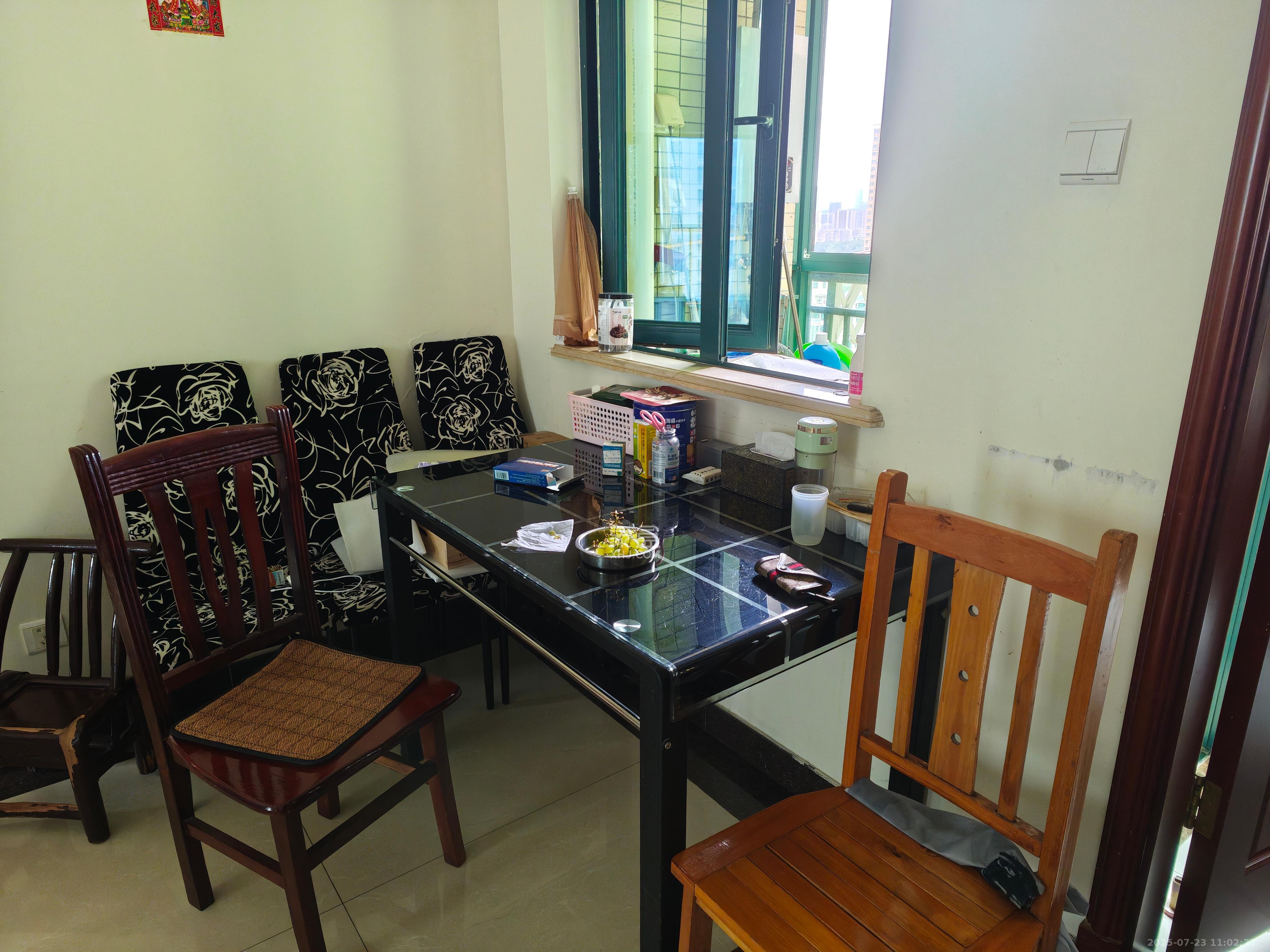 恒大华府  3室2厅1卫    2500.0元/月 恒大华府  3室2厅1卫    2500.0元/月室内图