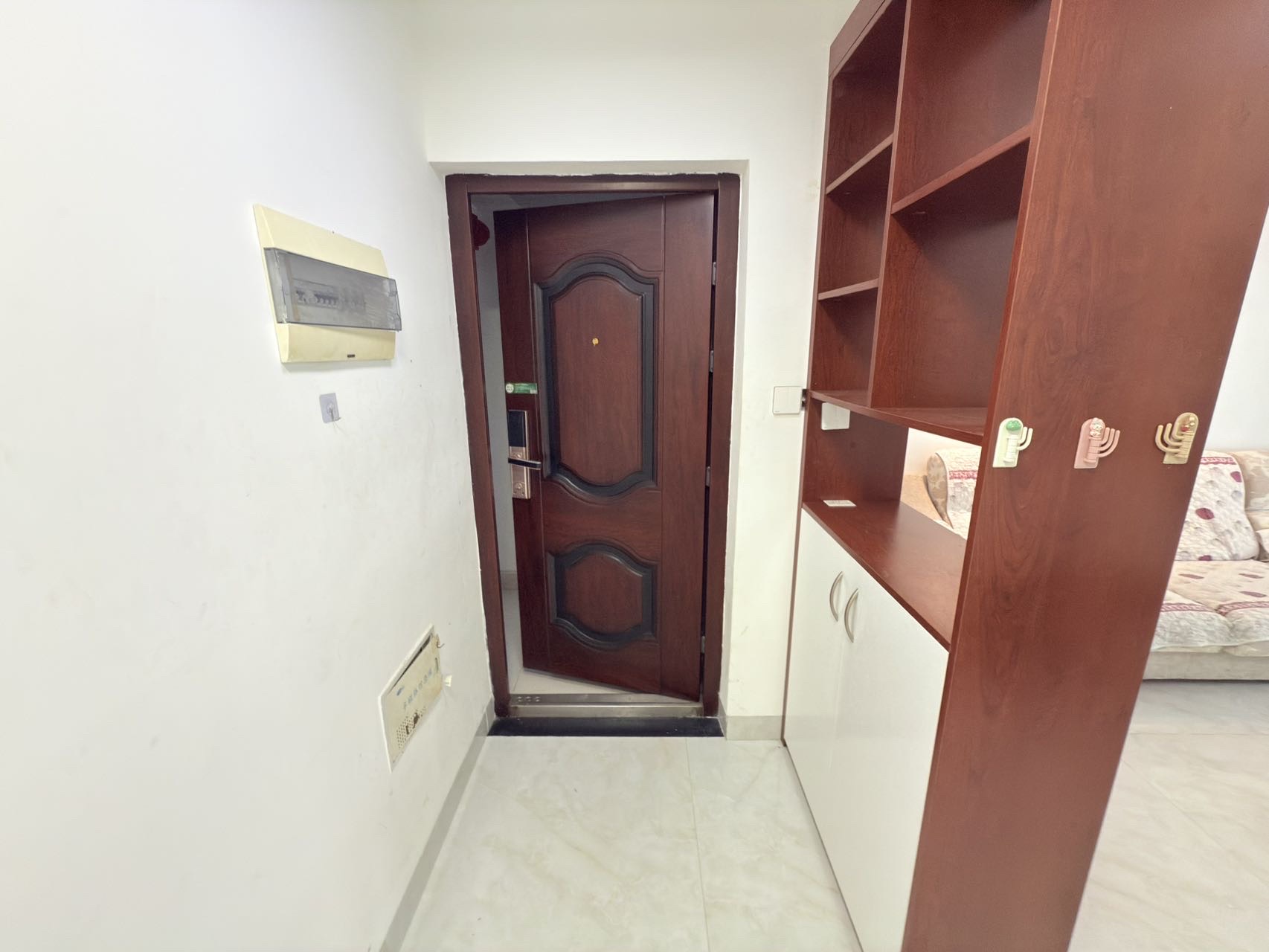 海航城 2室1厅1卫 2000.00元/月 海航城 2室1厅1卫 2000.00元/月室内图