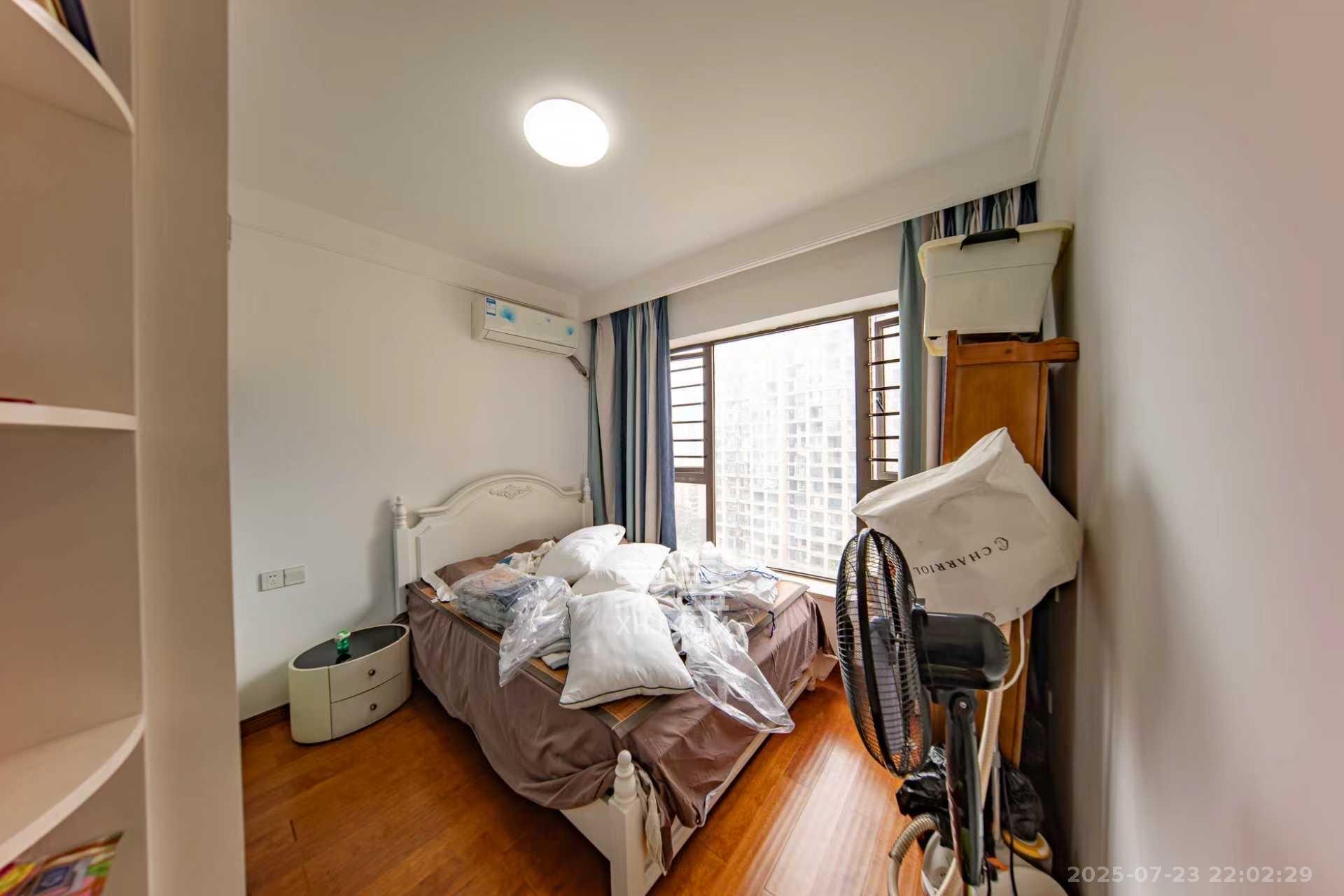 华润橡树湾 1室2厅2卫 2300.0元/月 华润橡树湾 1室2厅2卫 2300.0元/月室内图