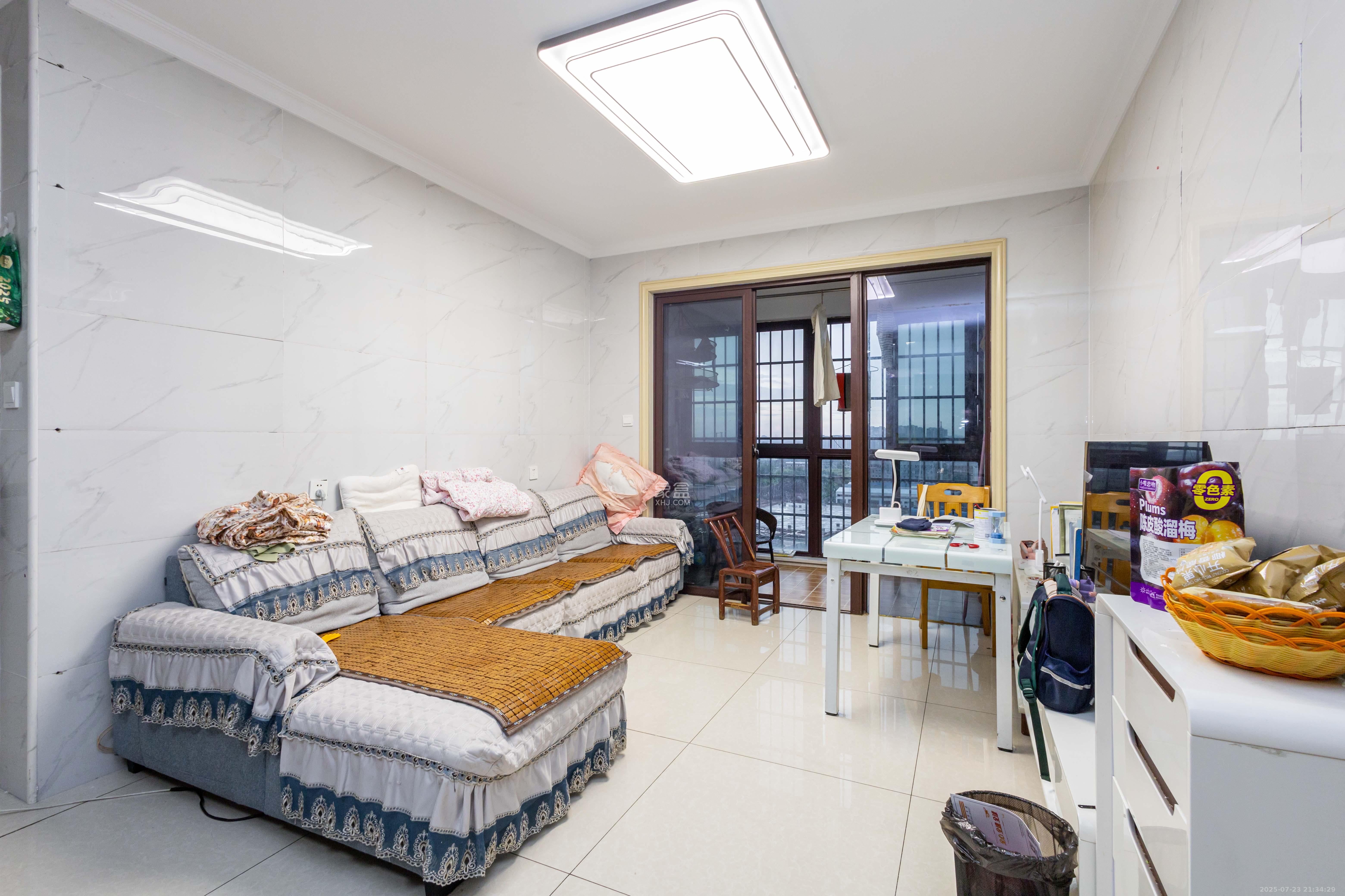 东方美地 3室2厅1卫 68.8万 东方美地 3室2厅1卫 68.8万客厅