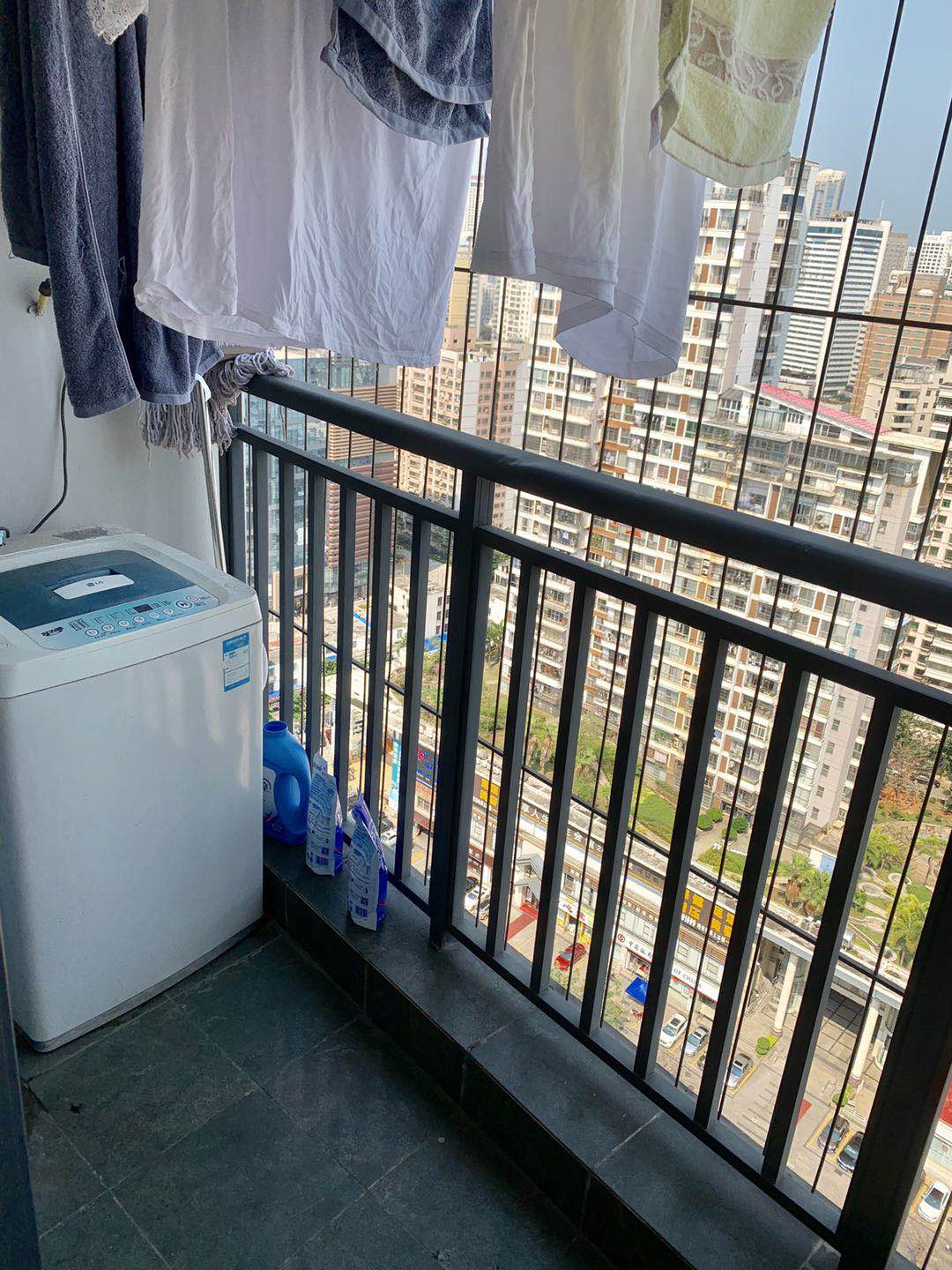 椰岛广场  1室1厅1卫    1900.0元/月 椰岛广场  1室1厅1卫    1900.0元/月室内图