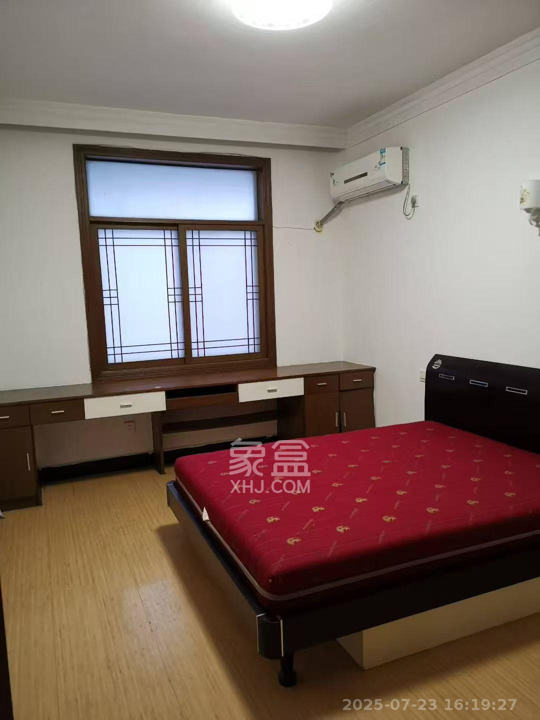 马王堆陶瓷城新合区  3室2厅1卫    2200.0元/月室内图