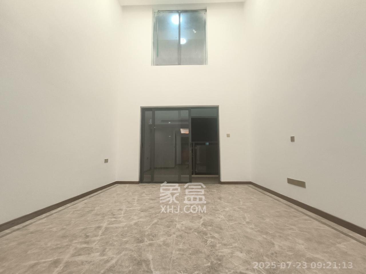 绿地长沙城际空间站(绿地新里佳苑)  5室2厅3卫    5500.0元/月 绿地长沙城际空间站(绿地新里佳苑)  5室2厅3卫    5500.0元/月