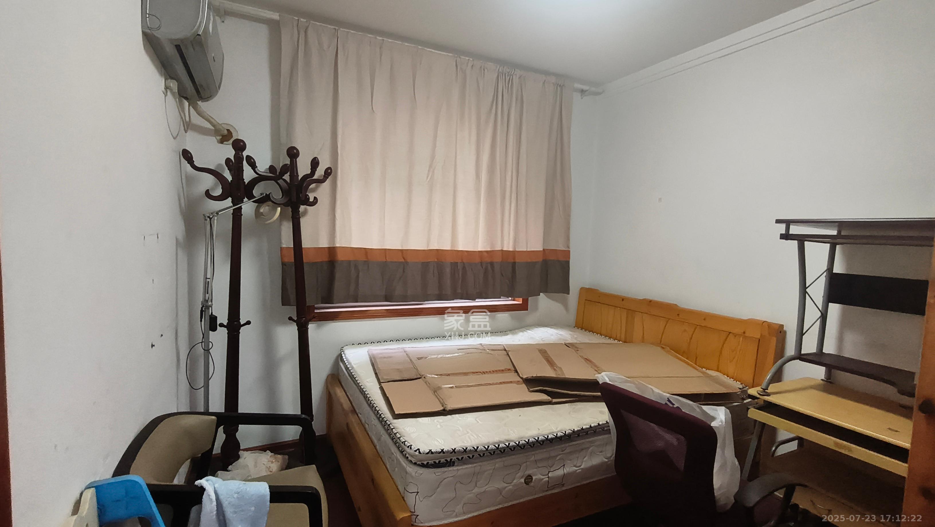 东岸锦城(东方人家)  3室2厅2卫   1600.00元/月室内图