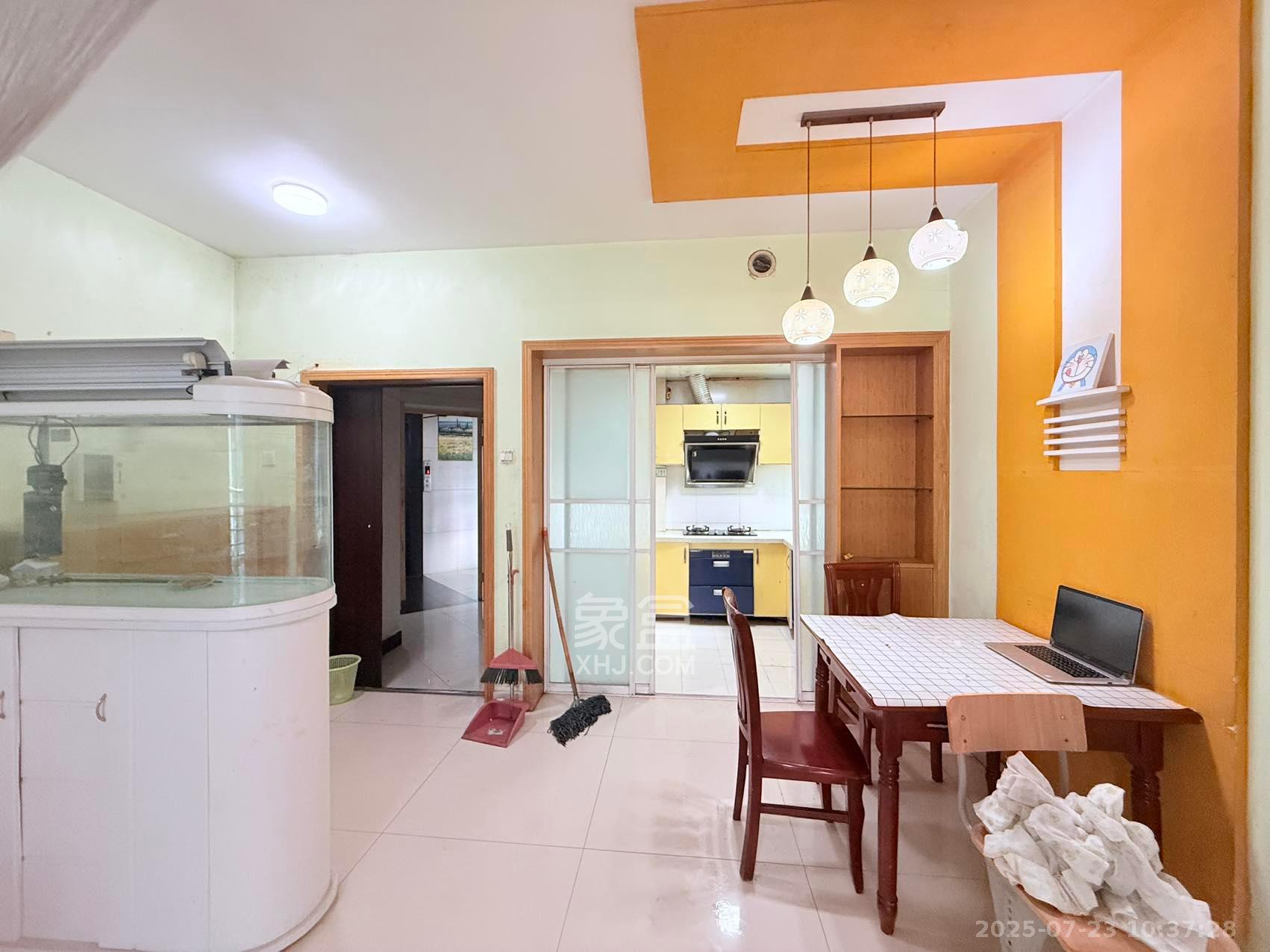 华盛新外滩  3室2厅2卫    3100.0元/月室内图