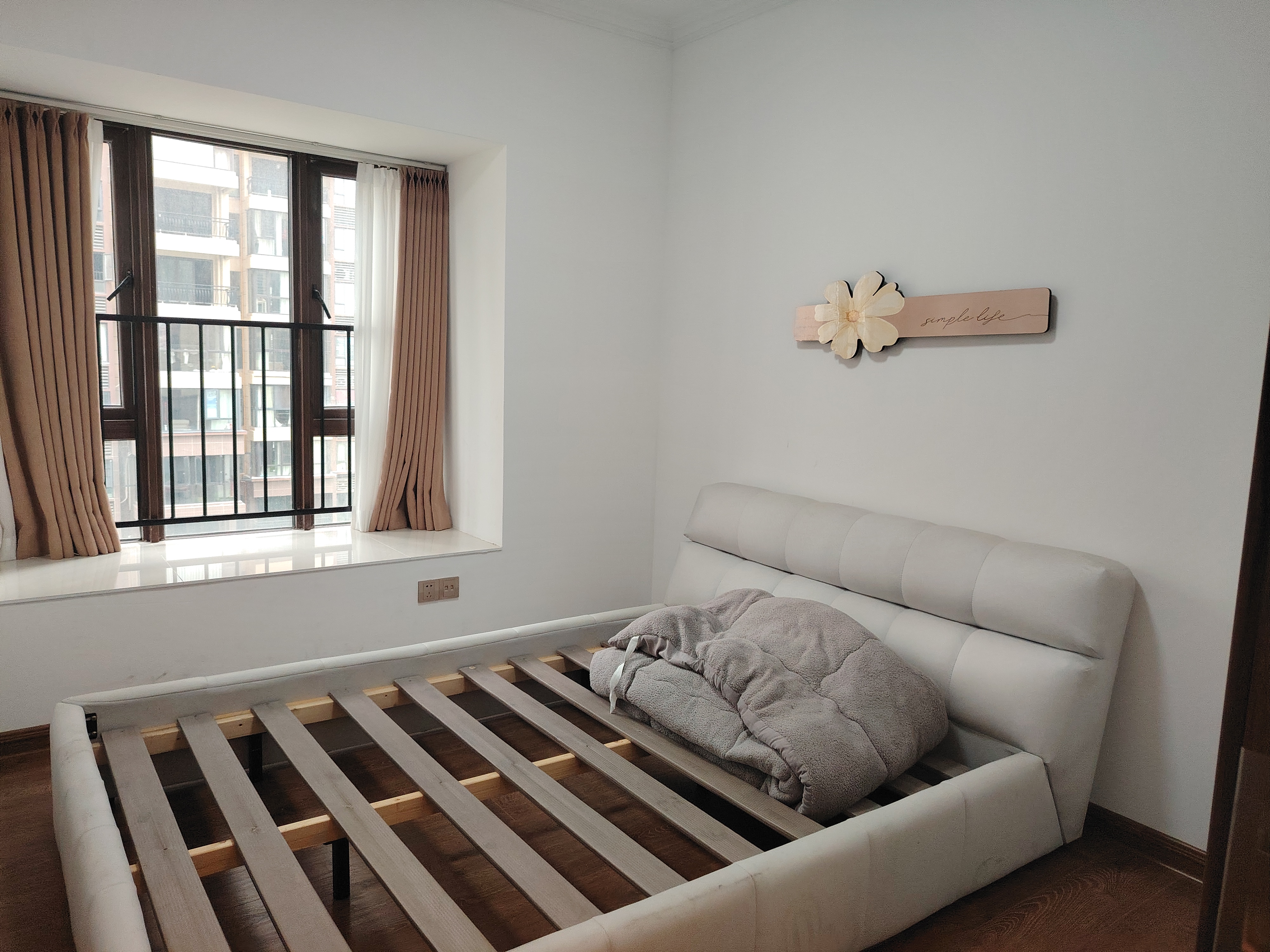 东城首府 4室2厅2卫 1500.0元/月 东城首府 4室2厅2卫 1500.0元/月室内图