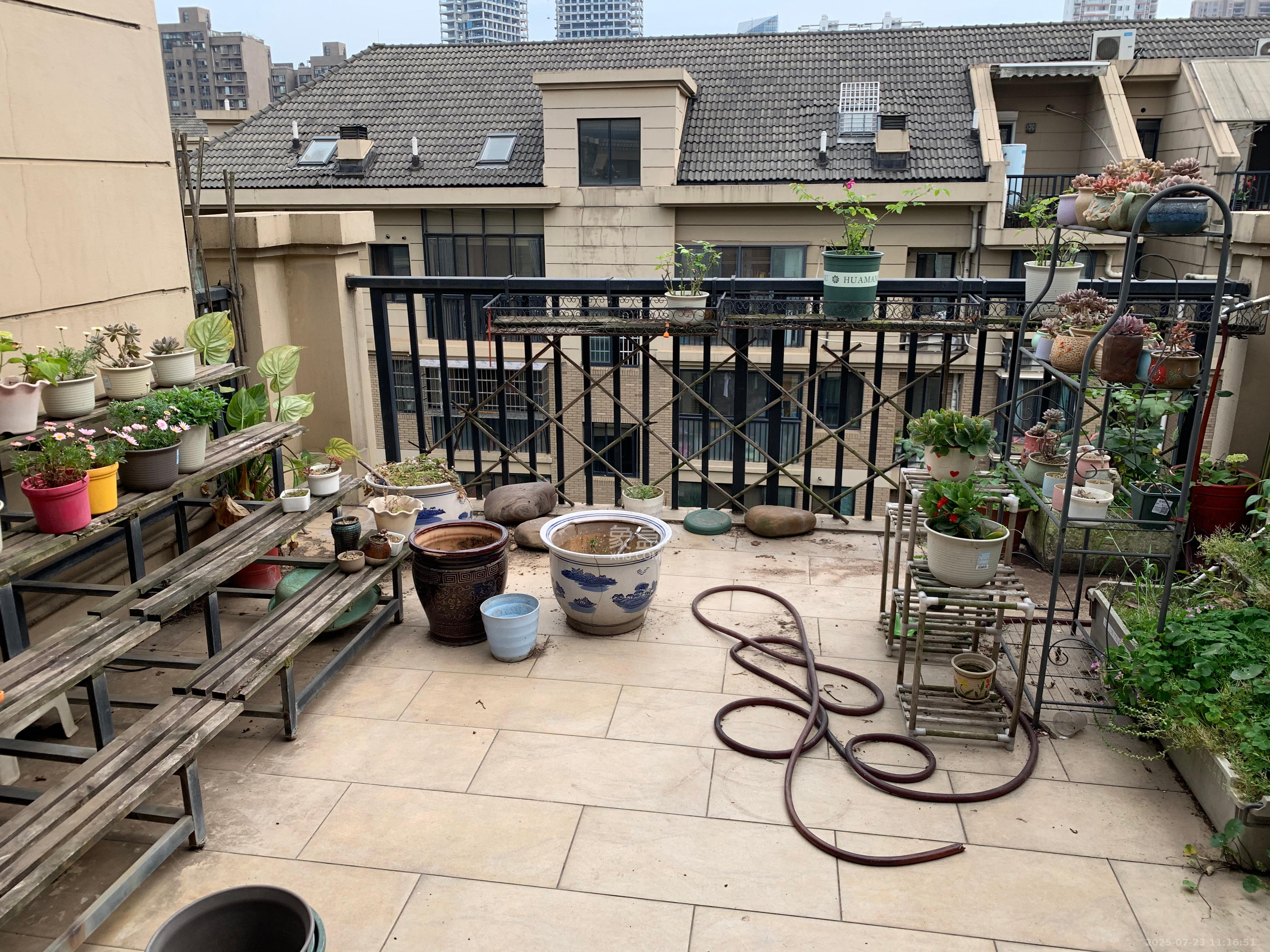 三江花中城 3室2厅3卫 3000.0元/月 三江花中城 3室2厅3卫 3000.0元/月室内图