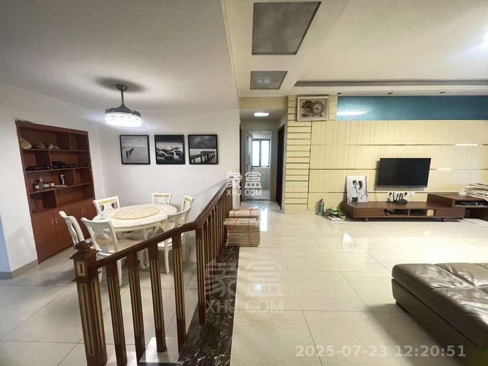 株洲锦绣江山 4室2厅2卫 2400.0元/月 株洲锦绣江山 4室2厅2卫 2400.0元/月室内图