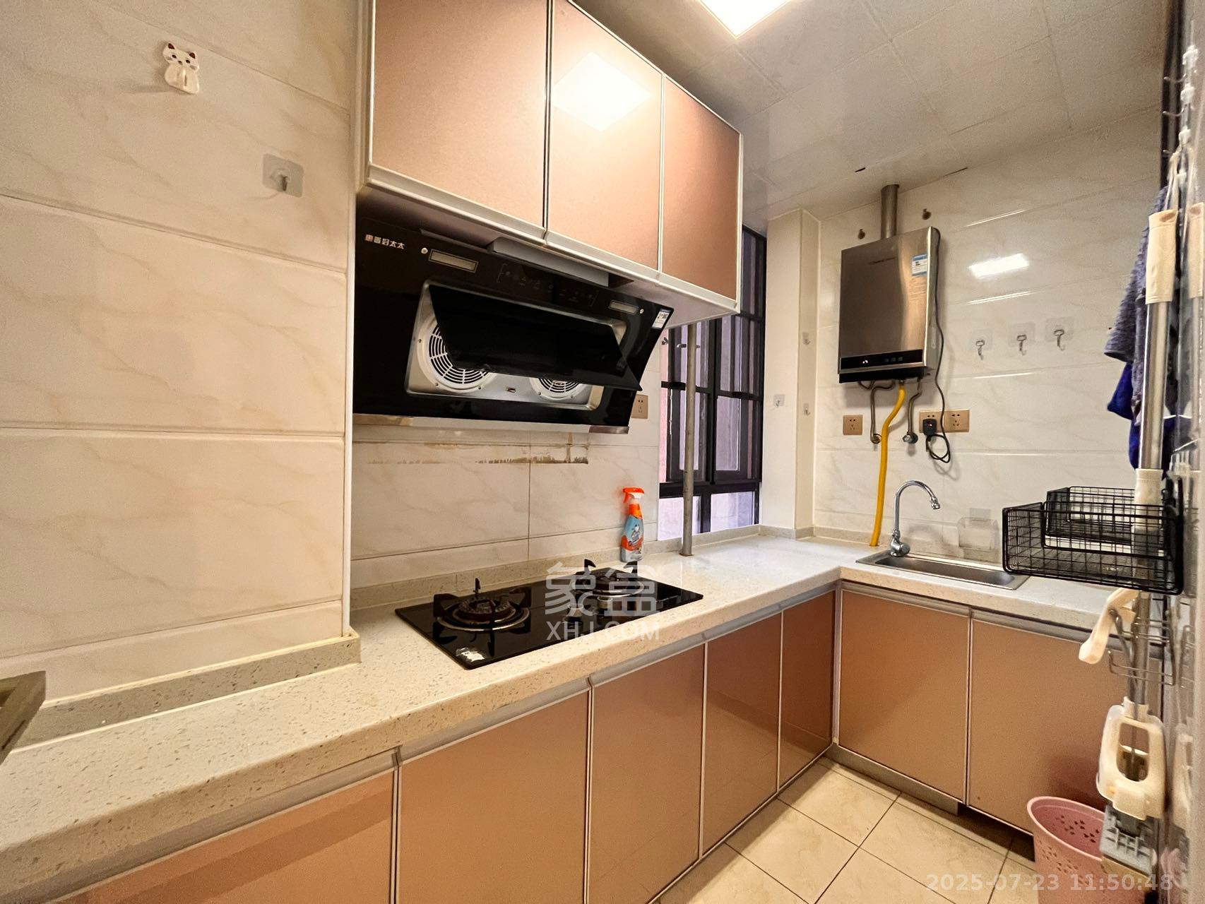 荣悦台 1室1厅1卫 2500.0元/月 荣悦台 1室1厅1卫 2500.0元/月室内图