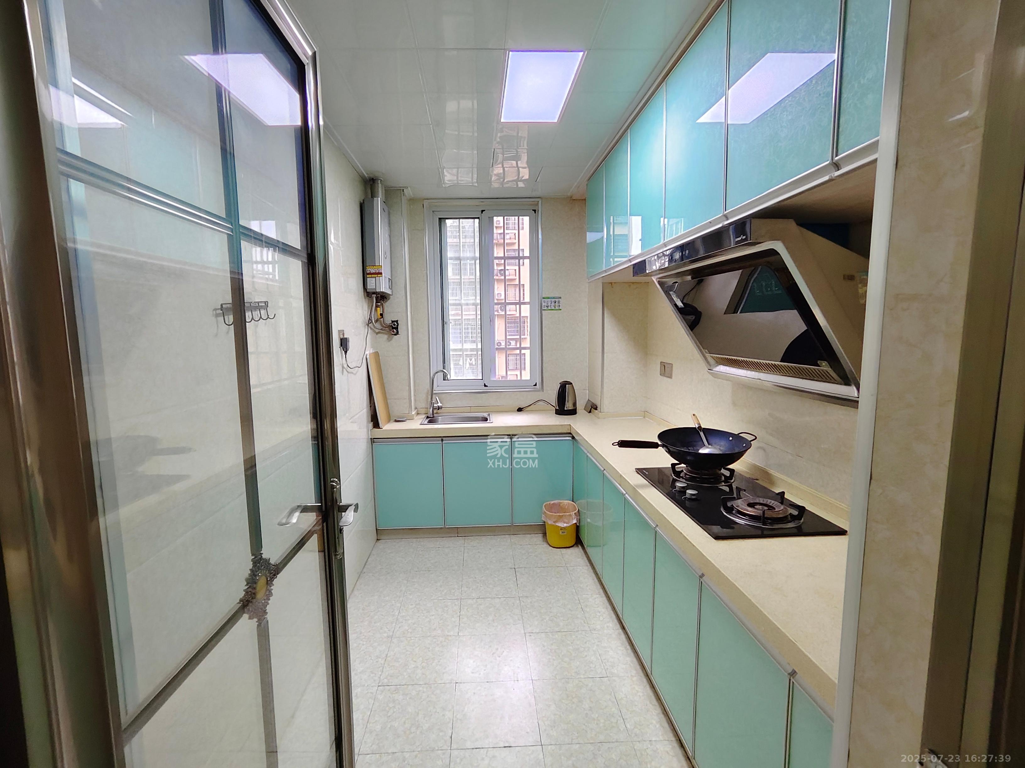 星城新宇莲景苑  1室2厅1卫    2600.0元/月 星城新宇莲景苑  1室2厅1卫    2600.0元/月室内图