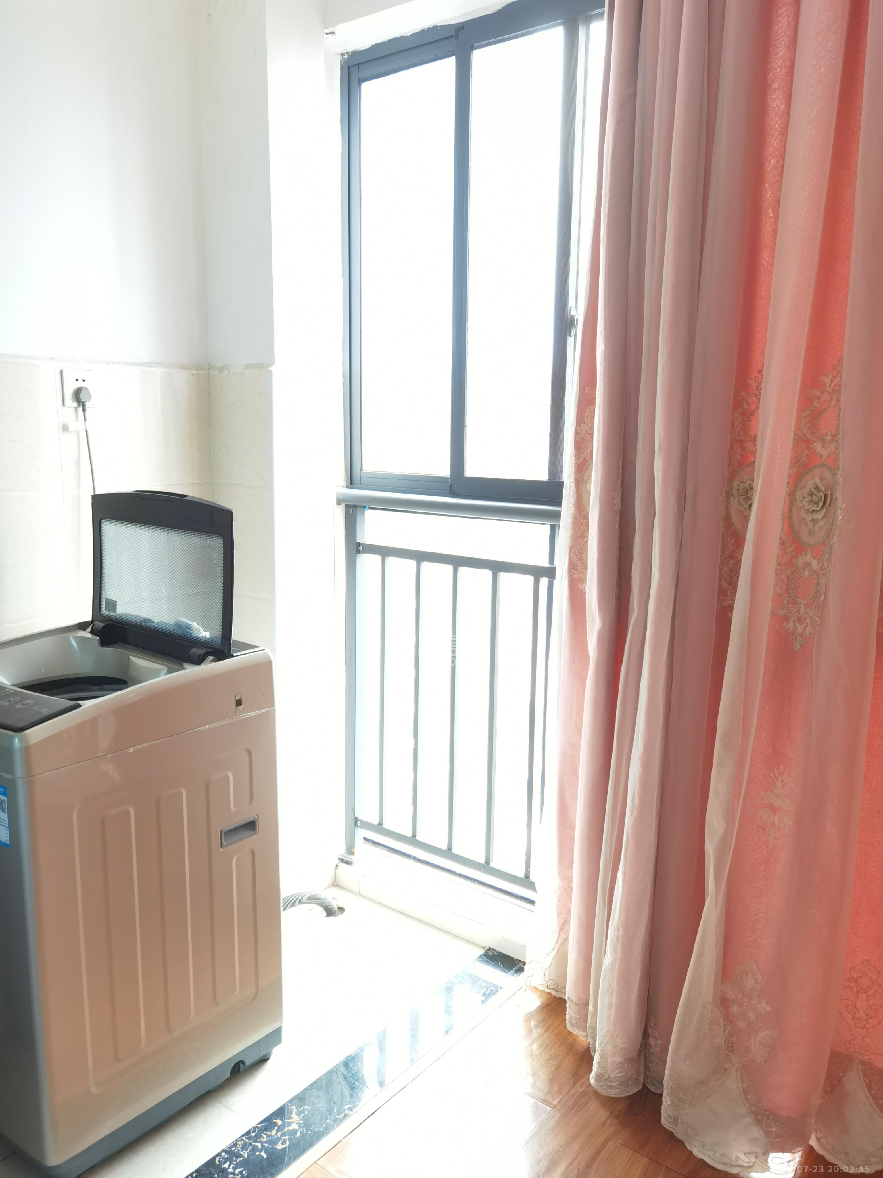 中交里城  1室1厅1卫   1900.00元/月室内图