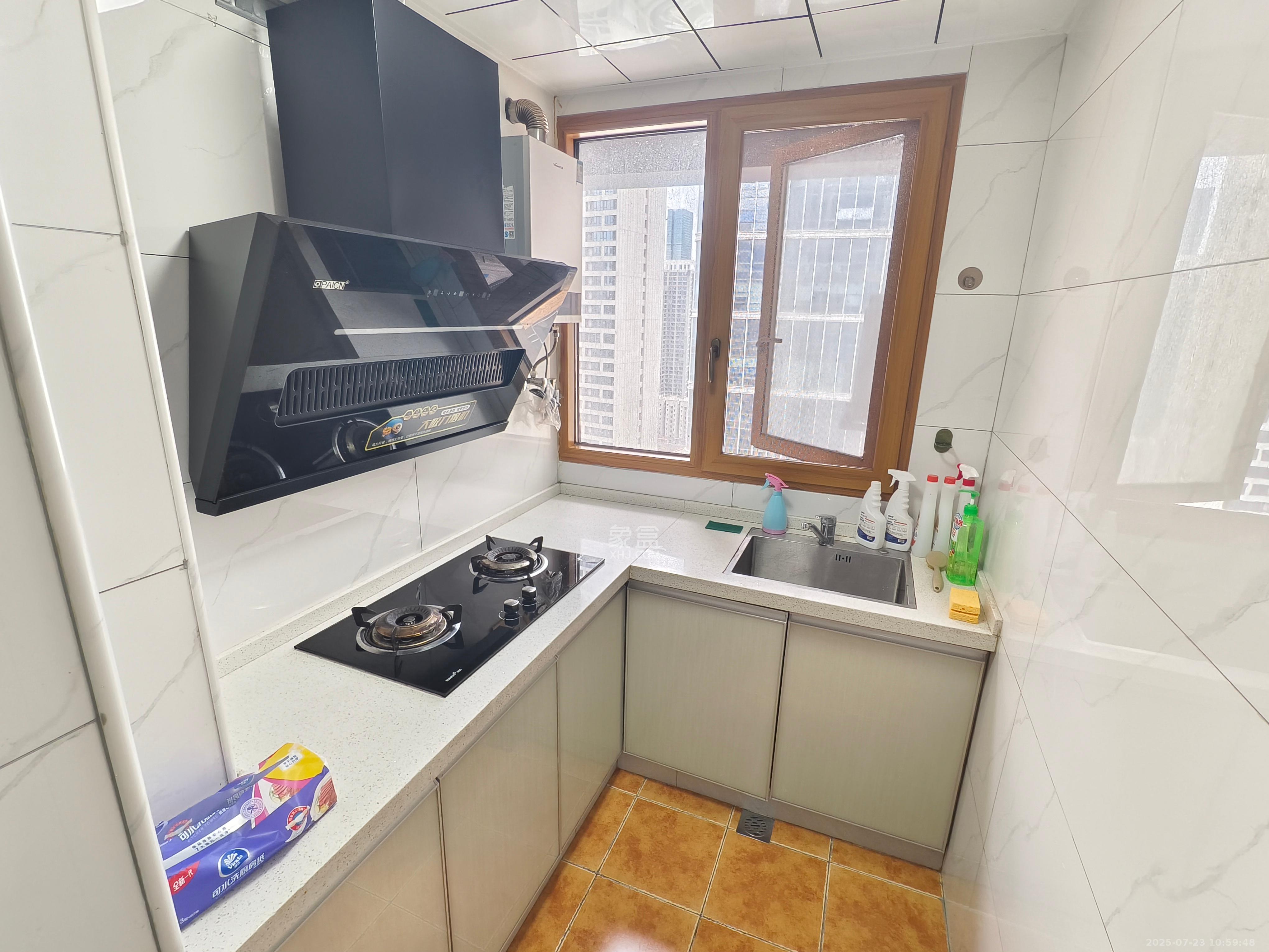 天健城  2室1厅1卫    2600.0元/月室内图