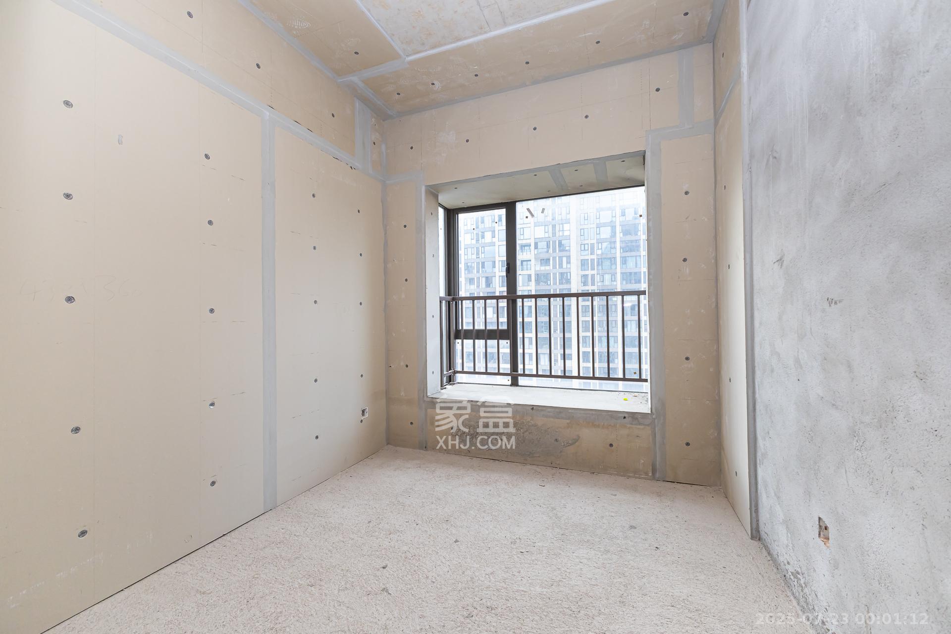 润和湘江天地E区 4室2厅3卫 160.0万 润和湘江天地E区 4室2厅3卫 160.0万卧室