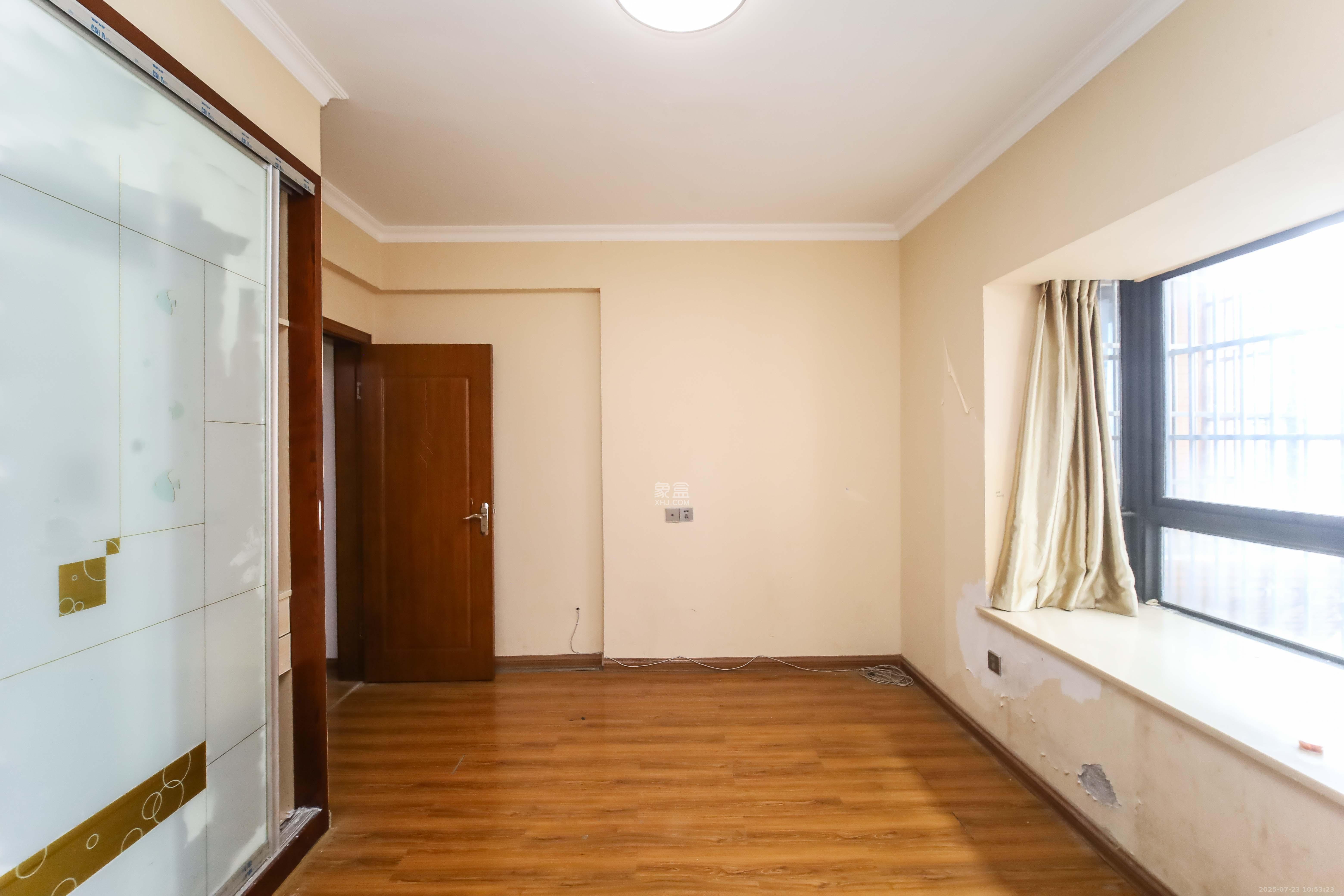 华城广场 2室2厅1卫 2800.0元/月 华城广场 2室2厅1卫 2800.0元/月室内图