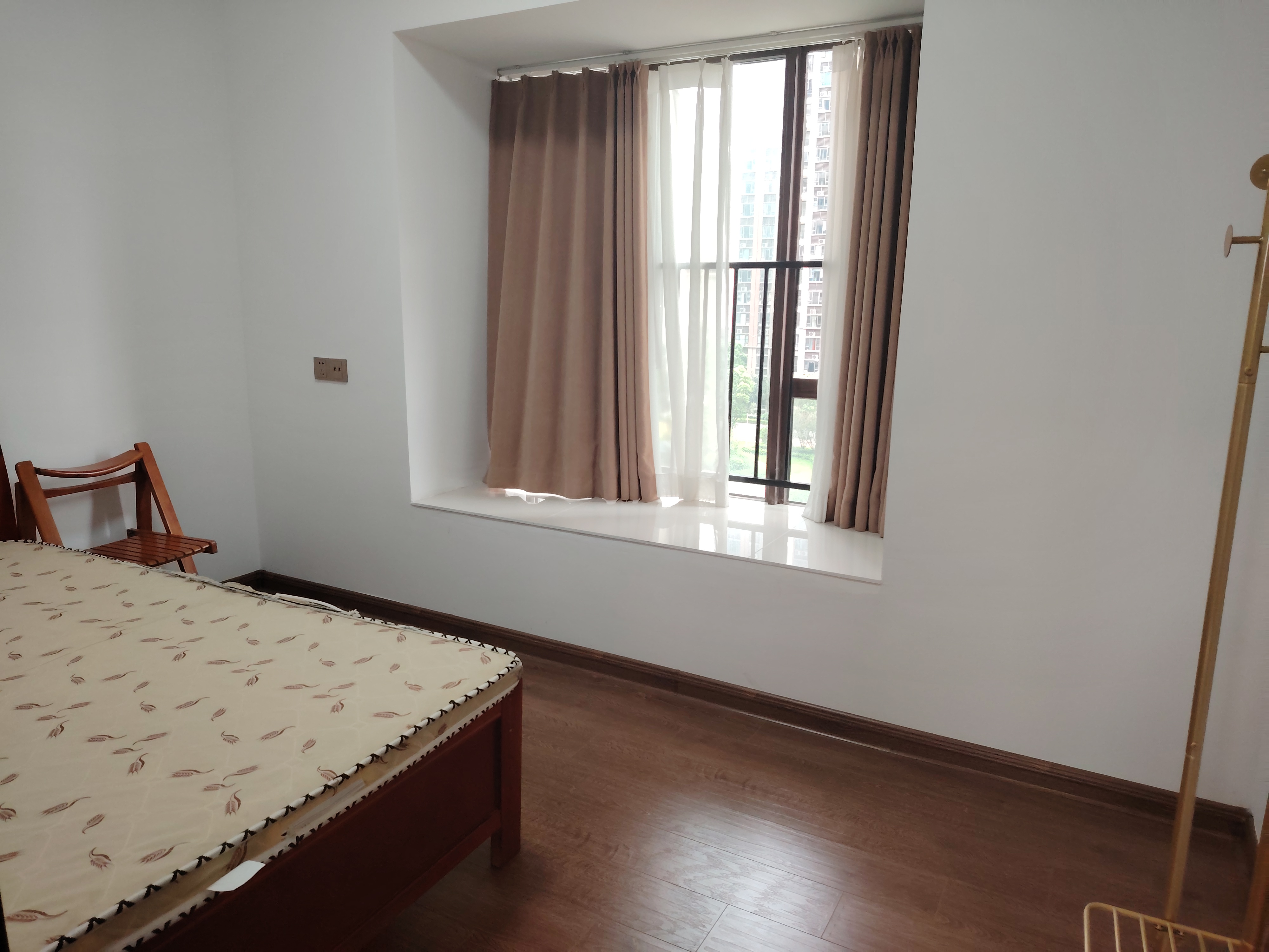 东城首府 4室2厅2卫 1500.0元/月 东城首府 4室2厅2卫 1500.0元/月室内图