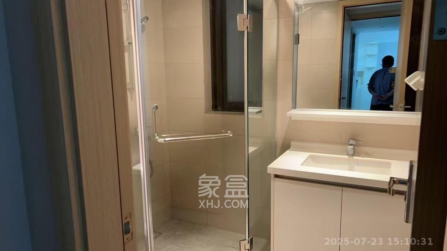 时代年华  3室2厅2卫   2200.00元/月室内图
