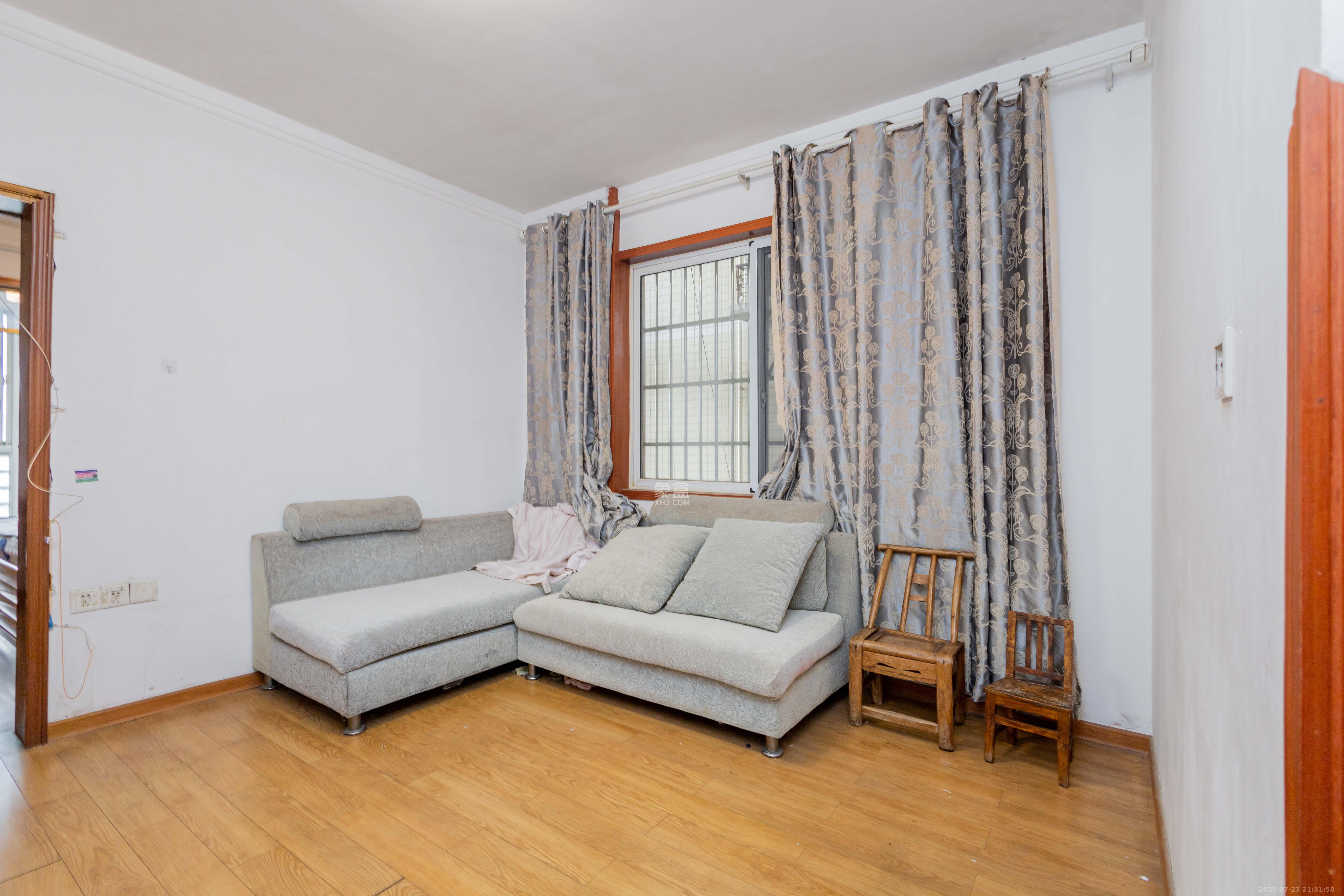 圣力华苑  1室1厅1卫    22.6万客厅