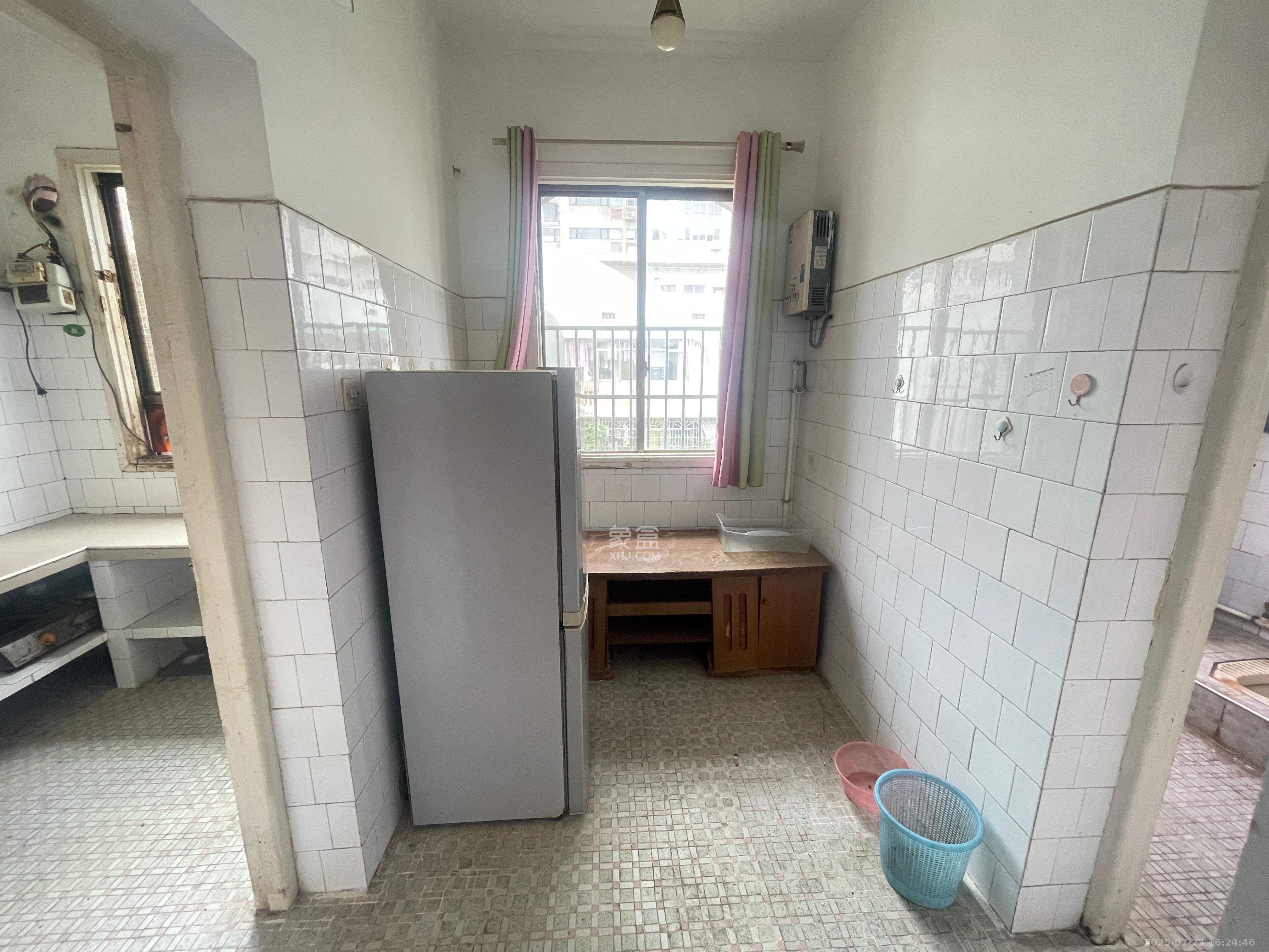 英才园二片  2室2厅1卫    1300.0元/月室内图