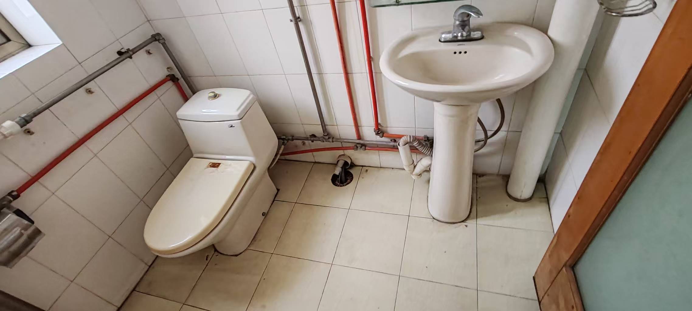 中级人民法院家属楼 4室2厅2卫 49.8万 中级人民法院家属楼 4室2厅2卫 49.8万室内图