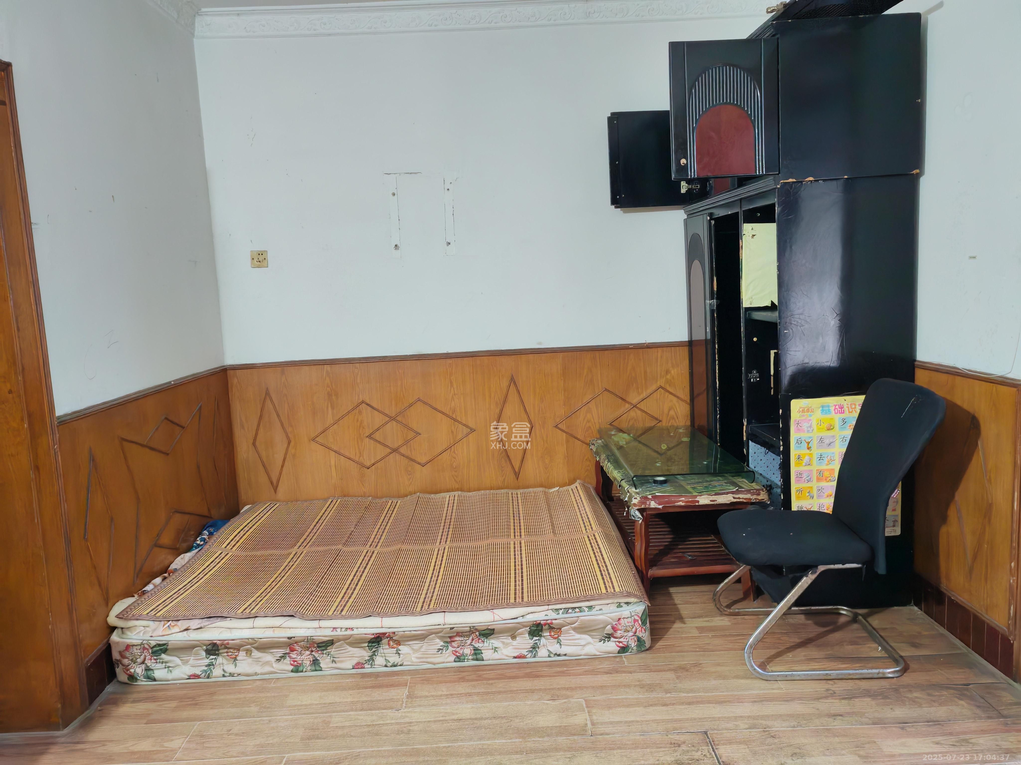 牛奶公司宿舍(和达公寓)  2室2厅1卫    980.0元/月 牛奶公司宿舍(和达公寓)  2室2厅1卫    980.0元/月室内图